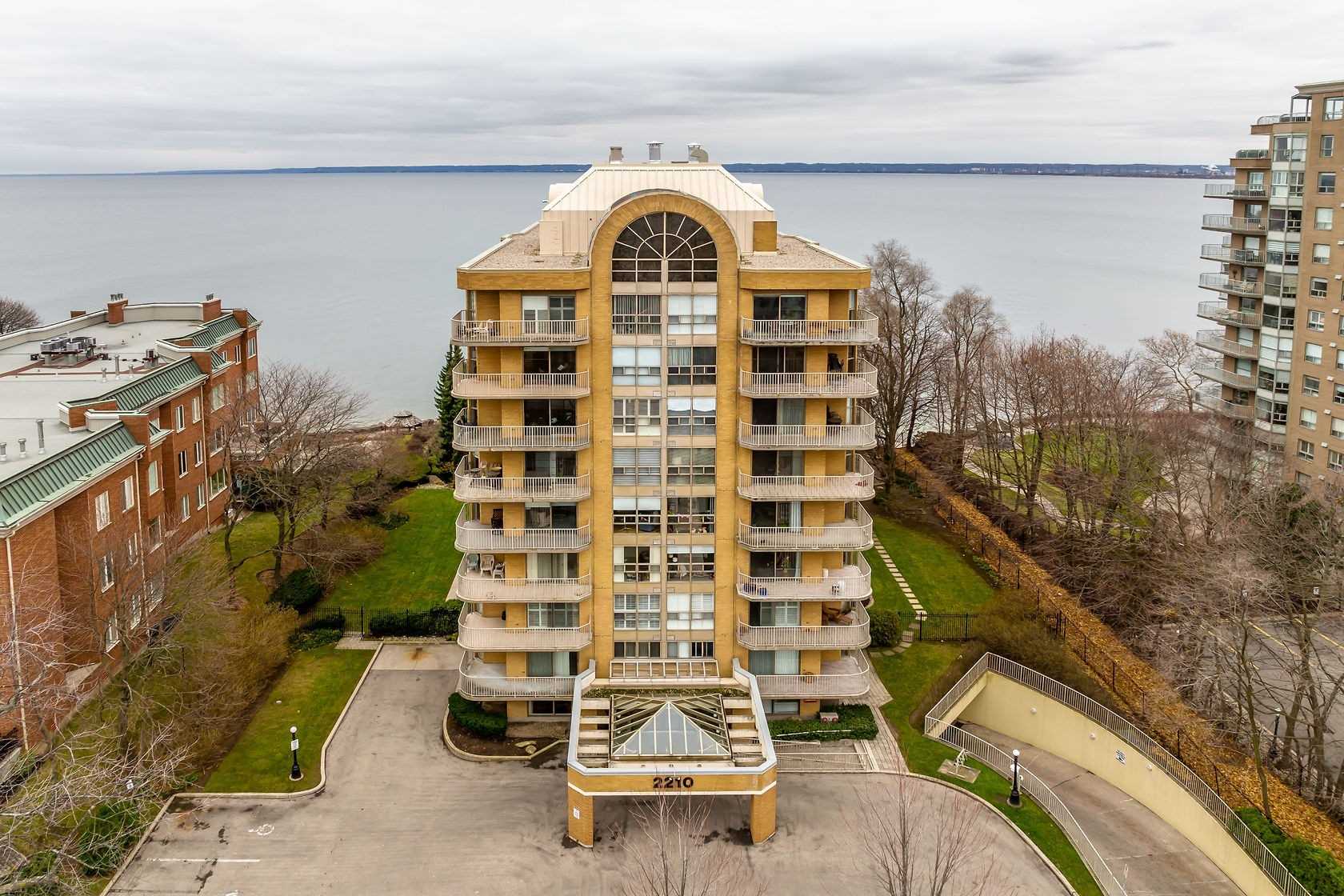 805 2210 Lakeshore Rd, Burlington, ON Condo Apt For Sale HouseSigma