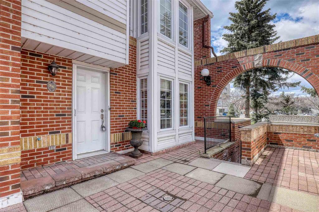 XX0,000, Row/Townhouse, Unit 88 1 PLACE D'ARMES, Kingston, K21003043
