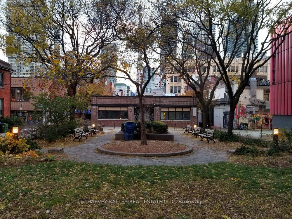 Unit 2 - 11 Saint Patricks Square, Toronto 4