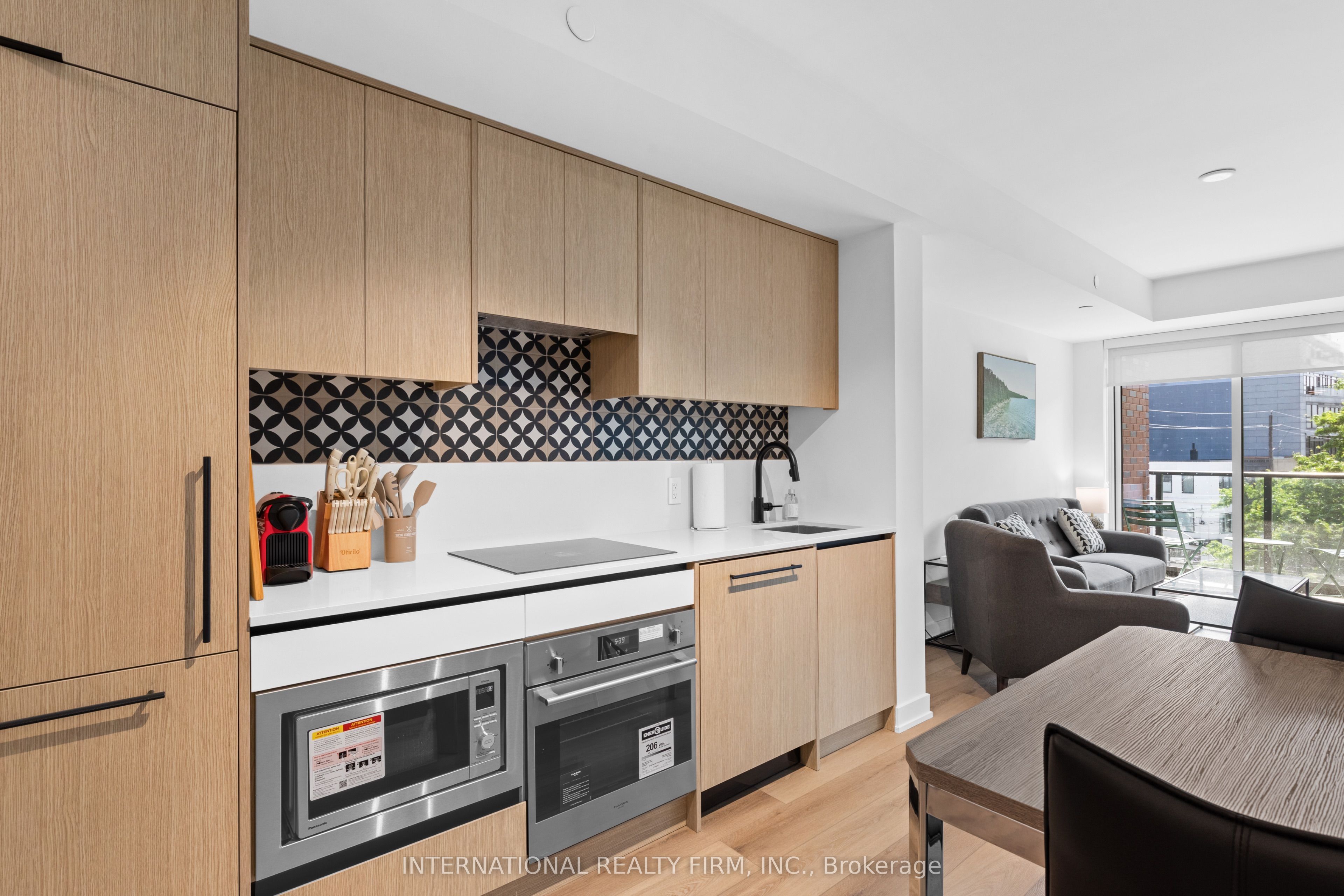 Unit 409 - 5 Lakeview Avenue, Toronto 2