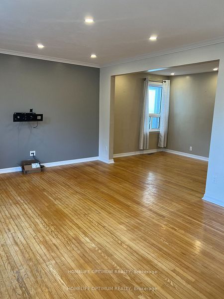 51 Northwood Drive, North York 4