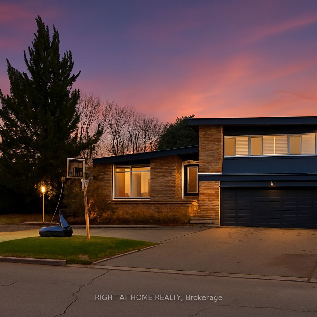 40 Heathview Avenue, North York 3