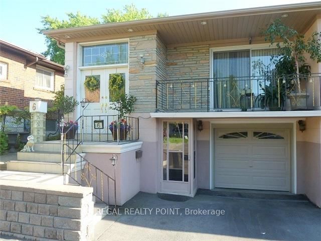 6 Harrington Crescent, North York 2