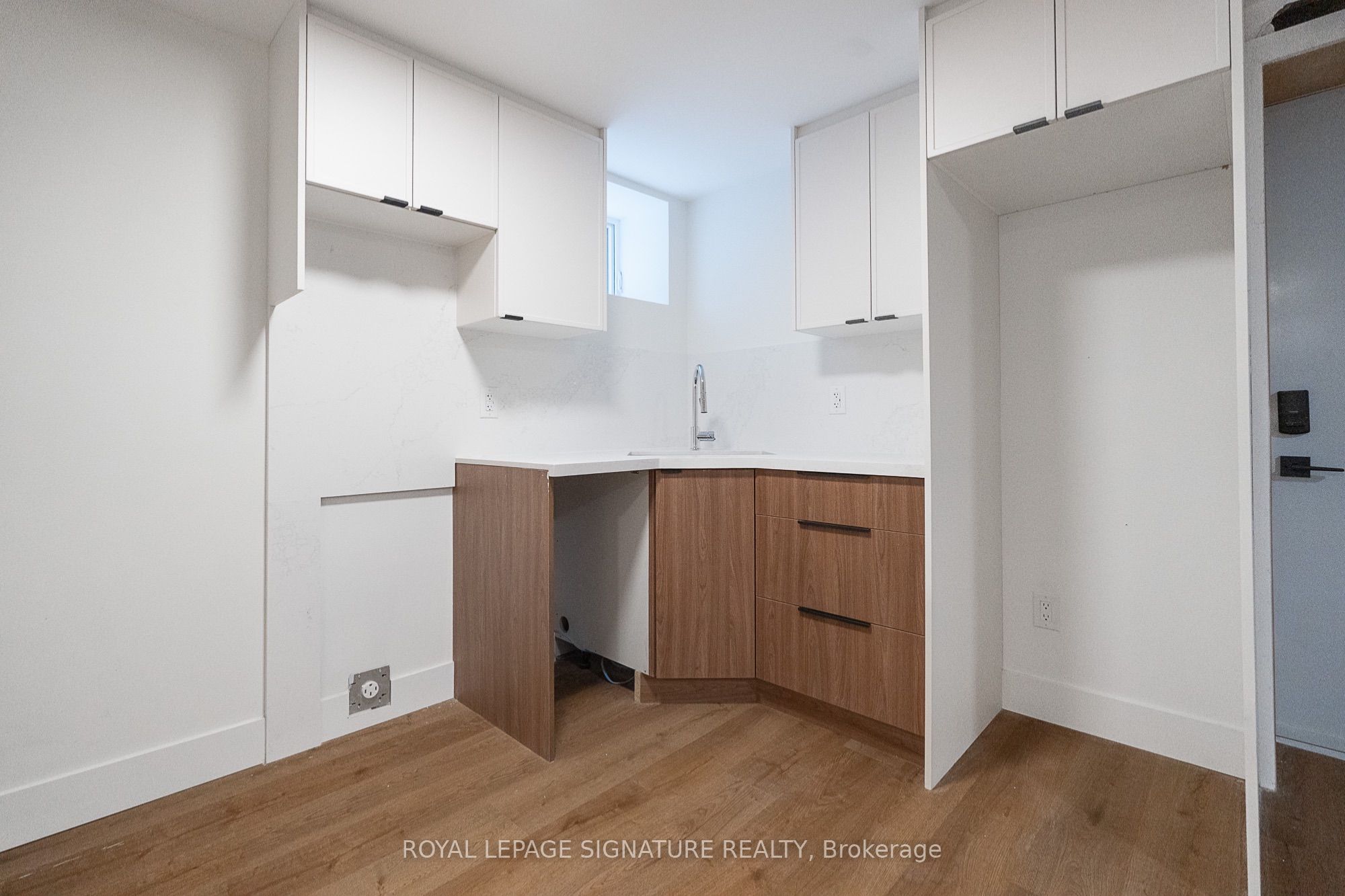 Unit 1 - 7 Earnscliffe Road, Toronto 3