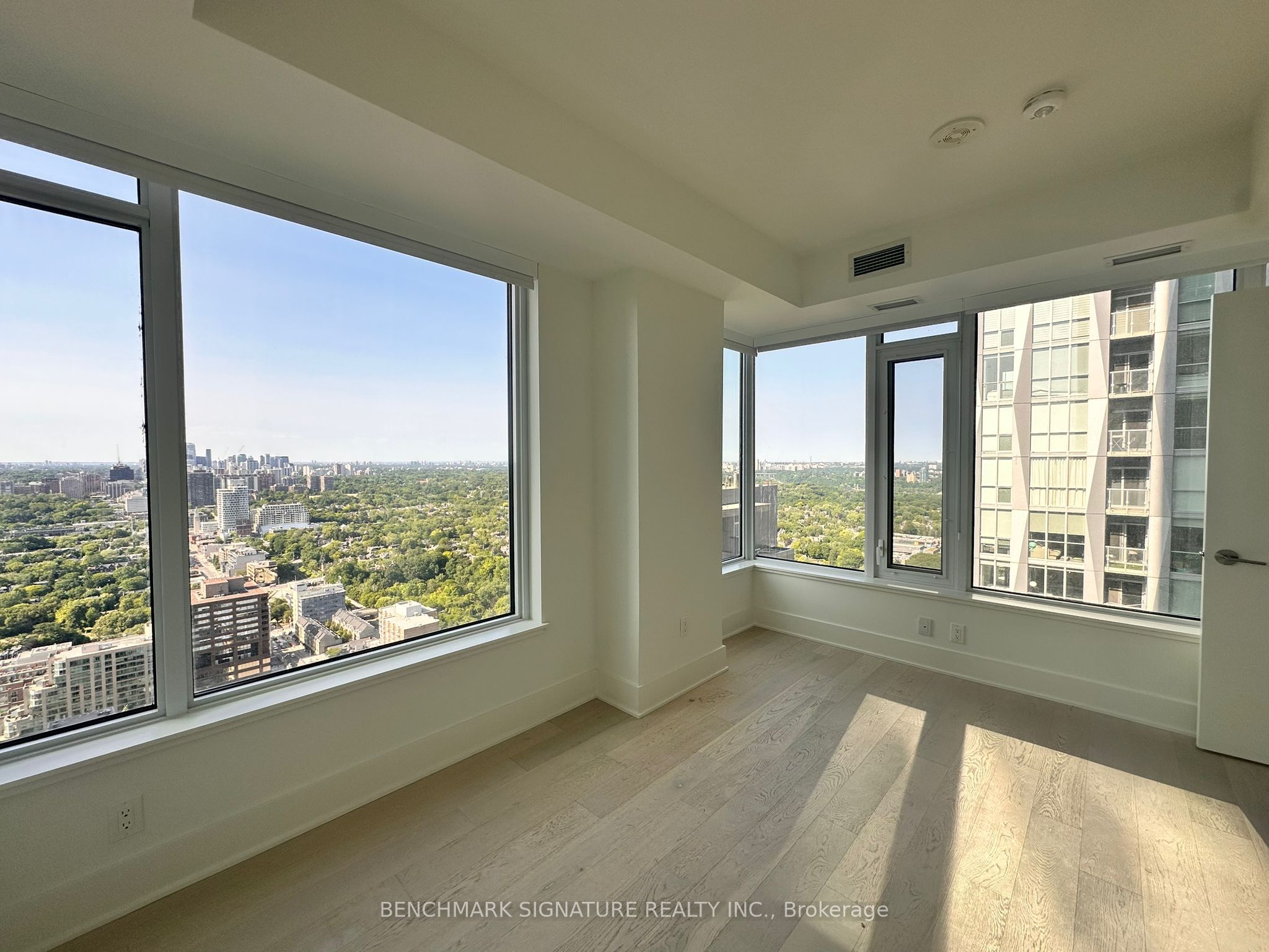 Unit 3604 - 11 Yorkville Avenue, Toronto 4