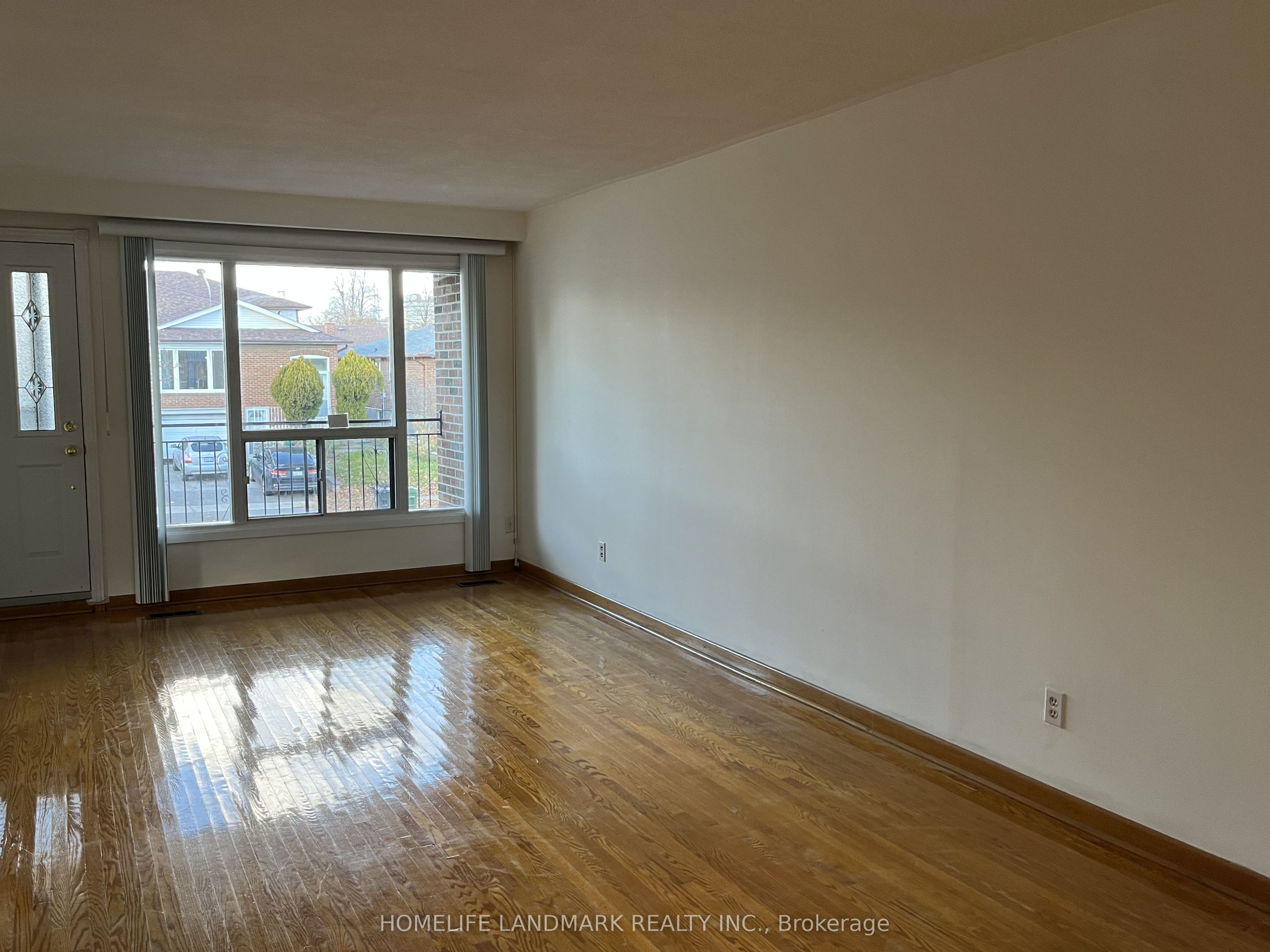 Unit UPPER - 31 Pawnee Avenue, North York 4
