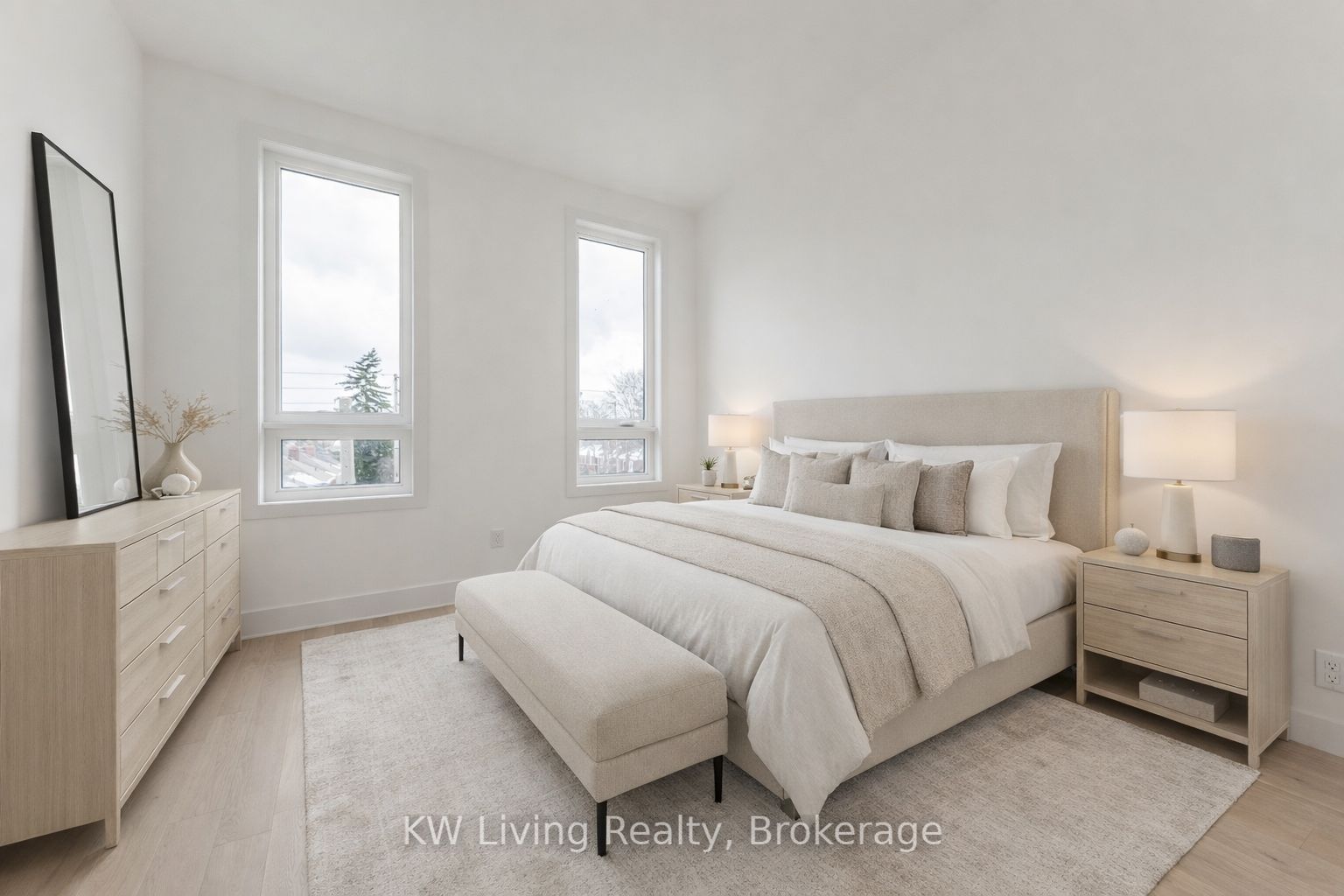 712 Eglinton Avenue E, Toronto 4