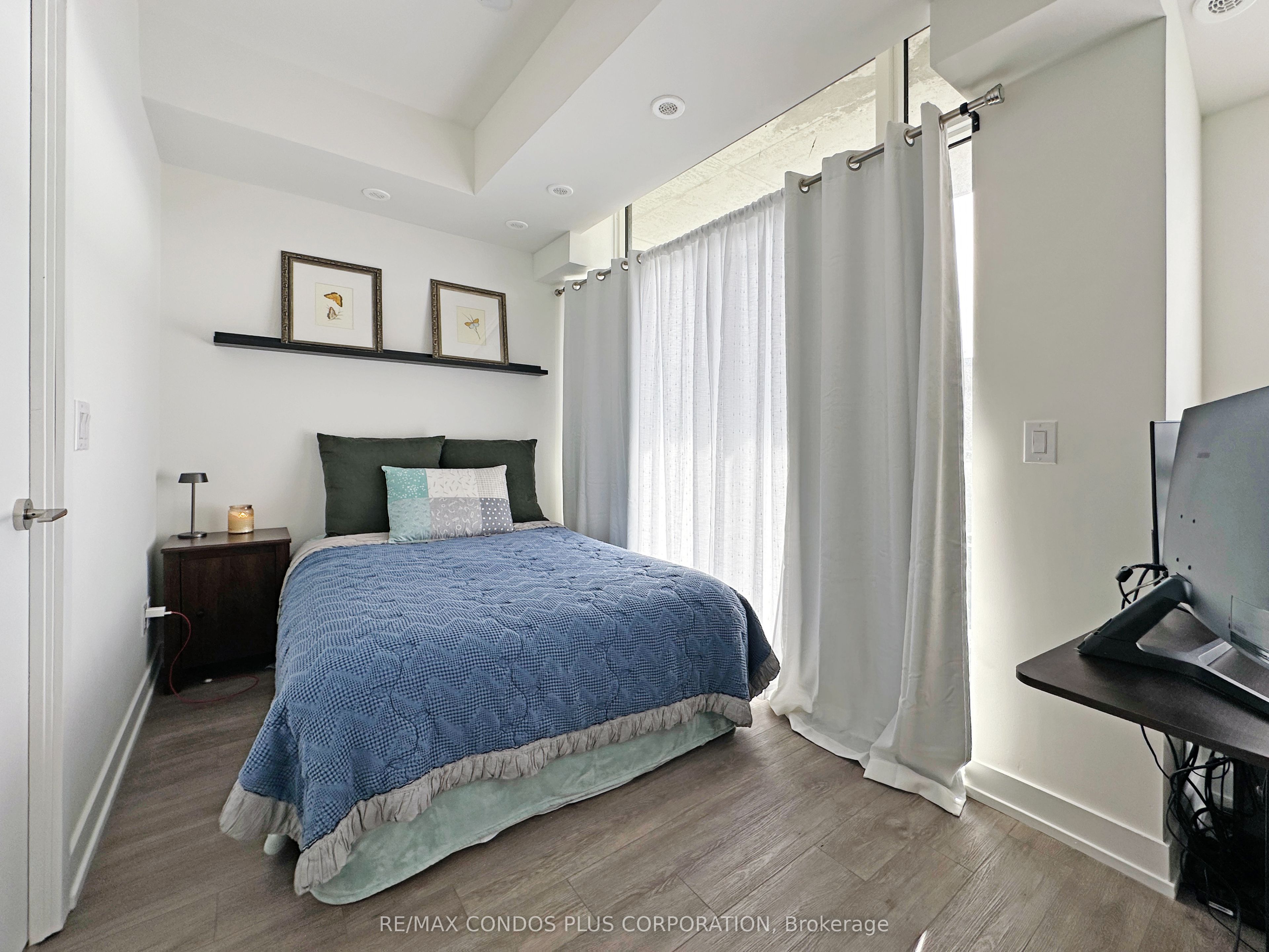Unit 9 - 871 Sheppard Avenue W, North York 5