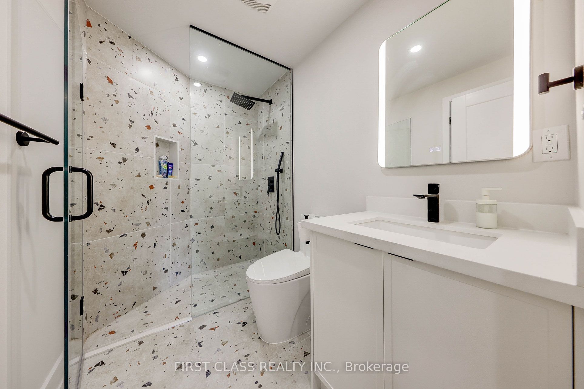 Unit Ensuite 3 - 431 Roxton Road, Toronto 5
