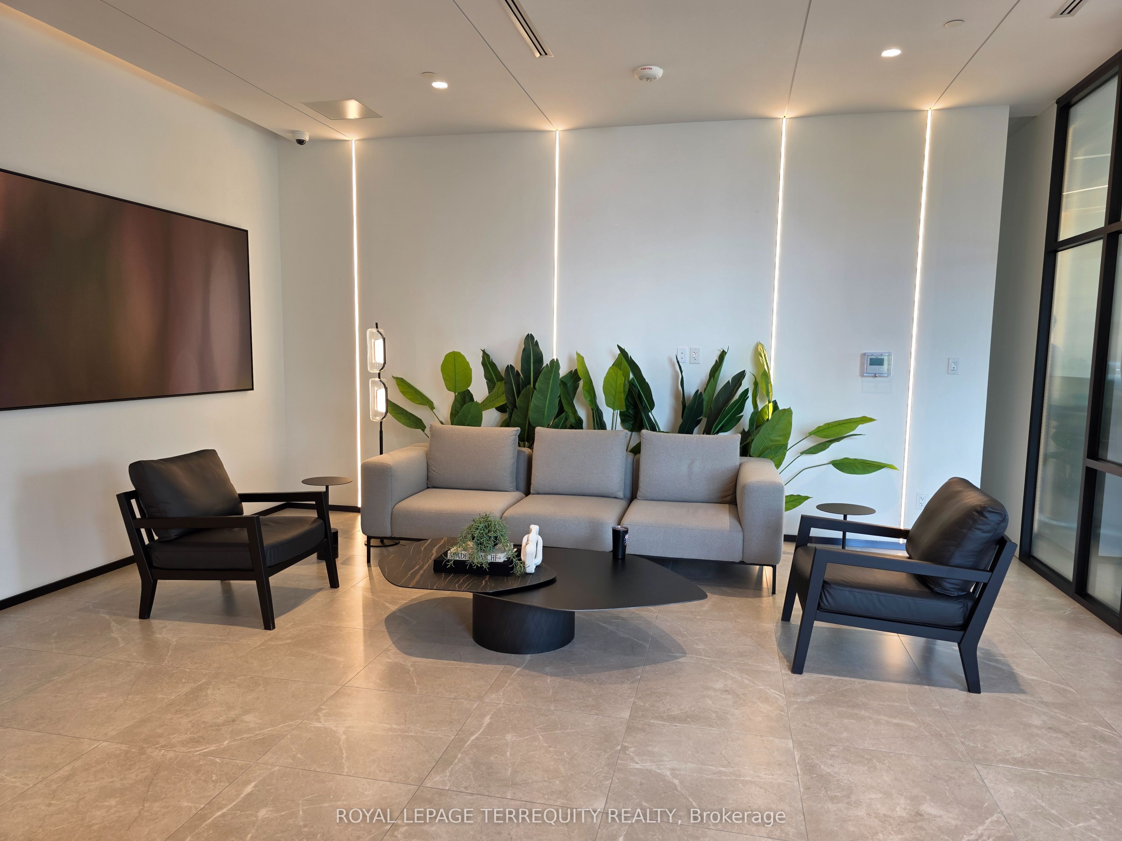 Unit 709 - 699 Sheppard Avenue E, North York 5