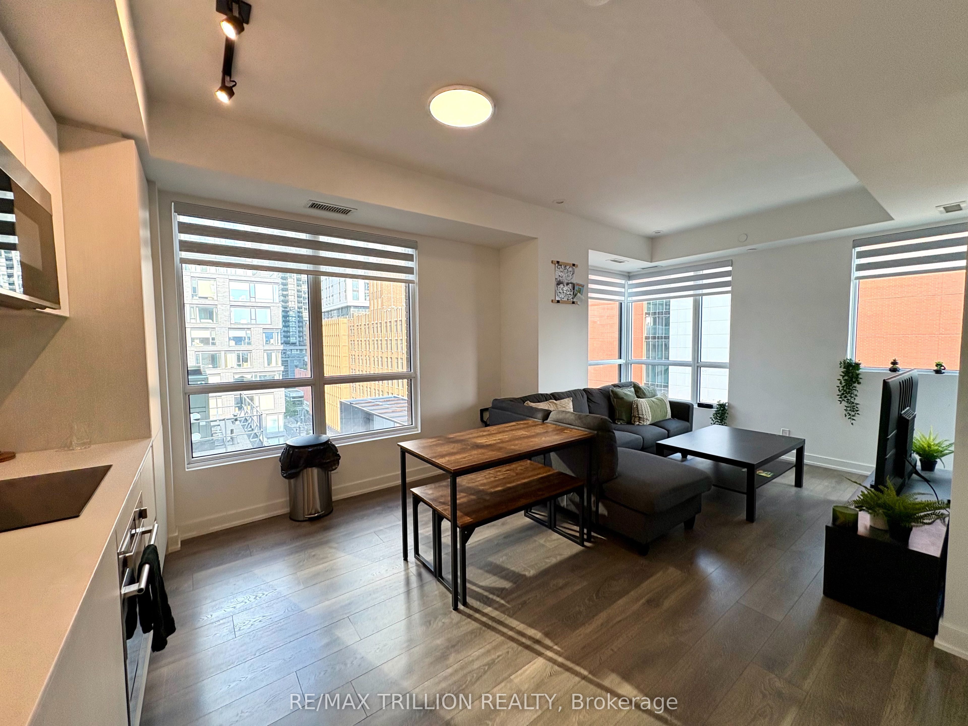 Unit 1016 - 108 Peter Street, Toronto 3