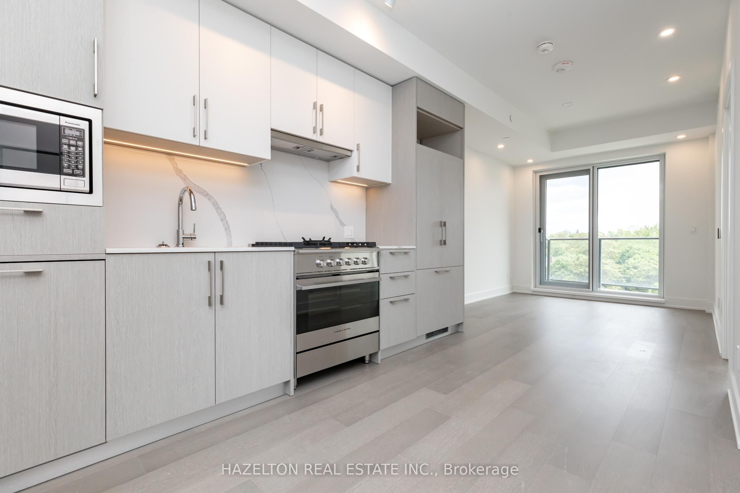 Unit 605 - 8 Manor Road W, Toronto 3