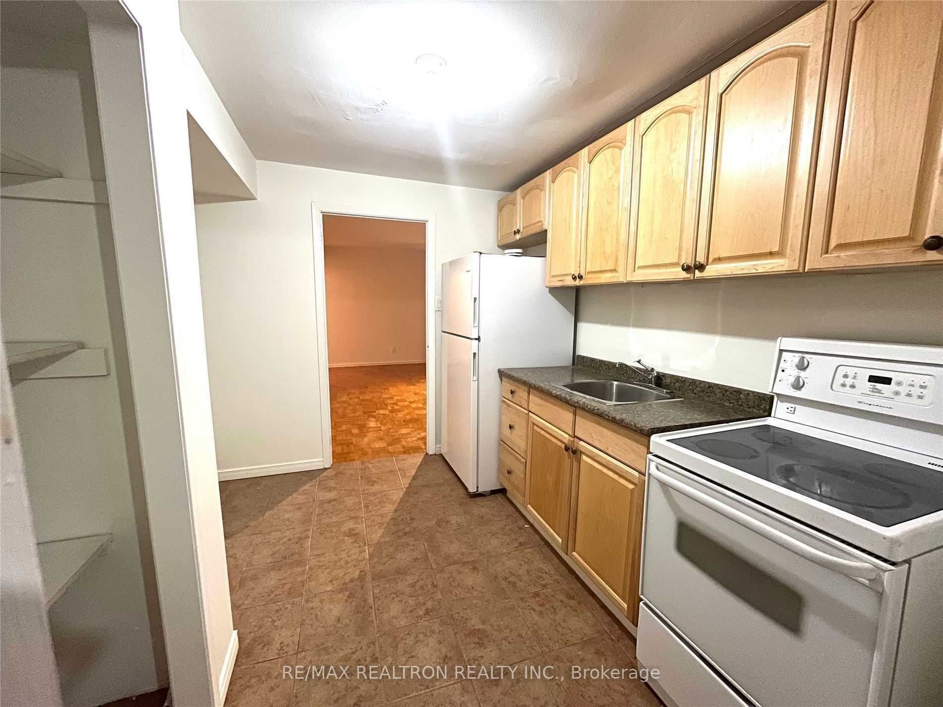Unit B - 485 Oriole Parkway, Toronto 4