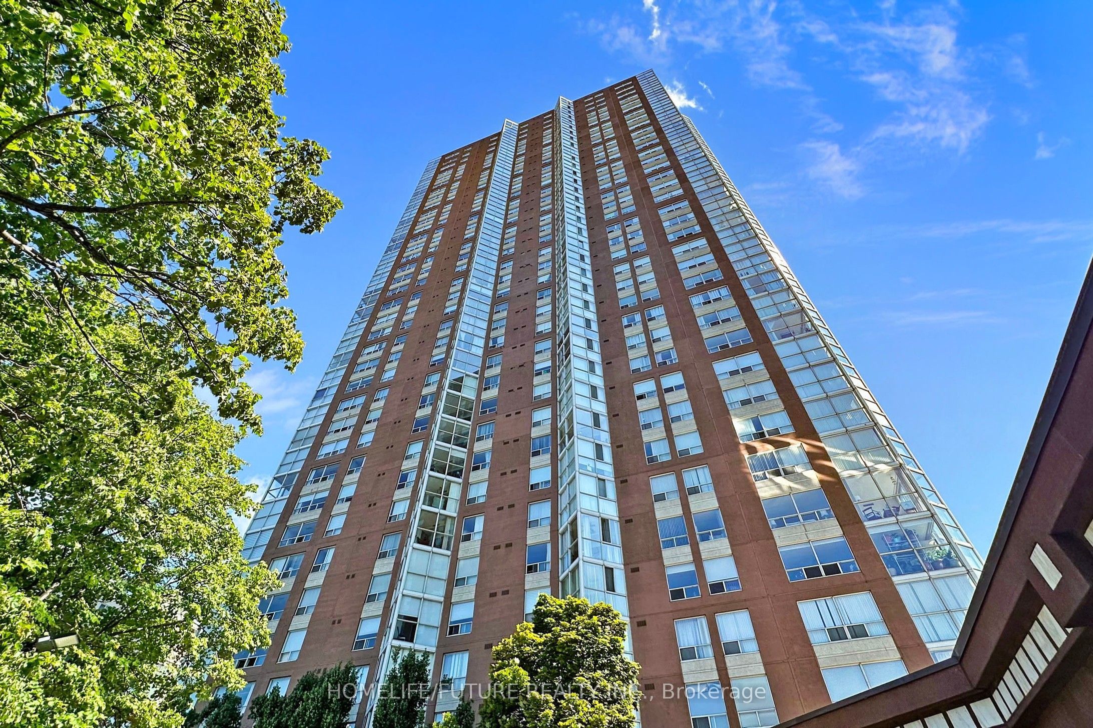 Unit 909 - 7 Concorde Place, North York 3