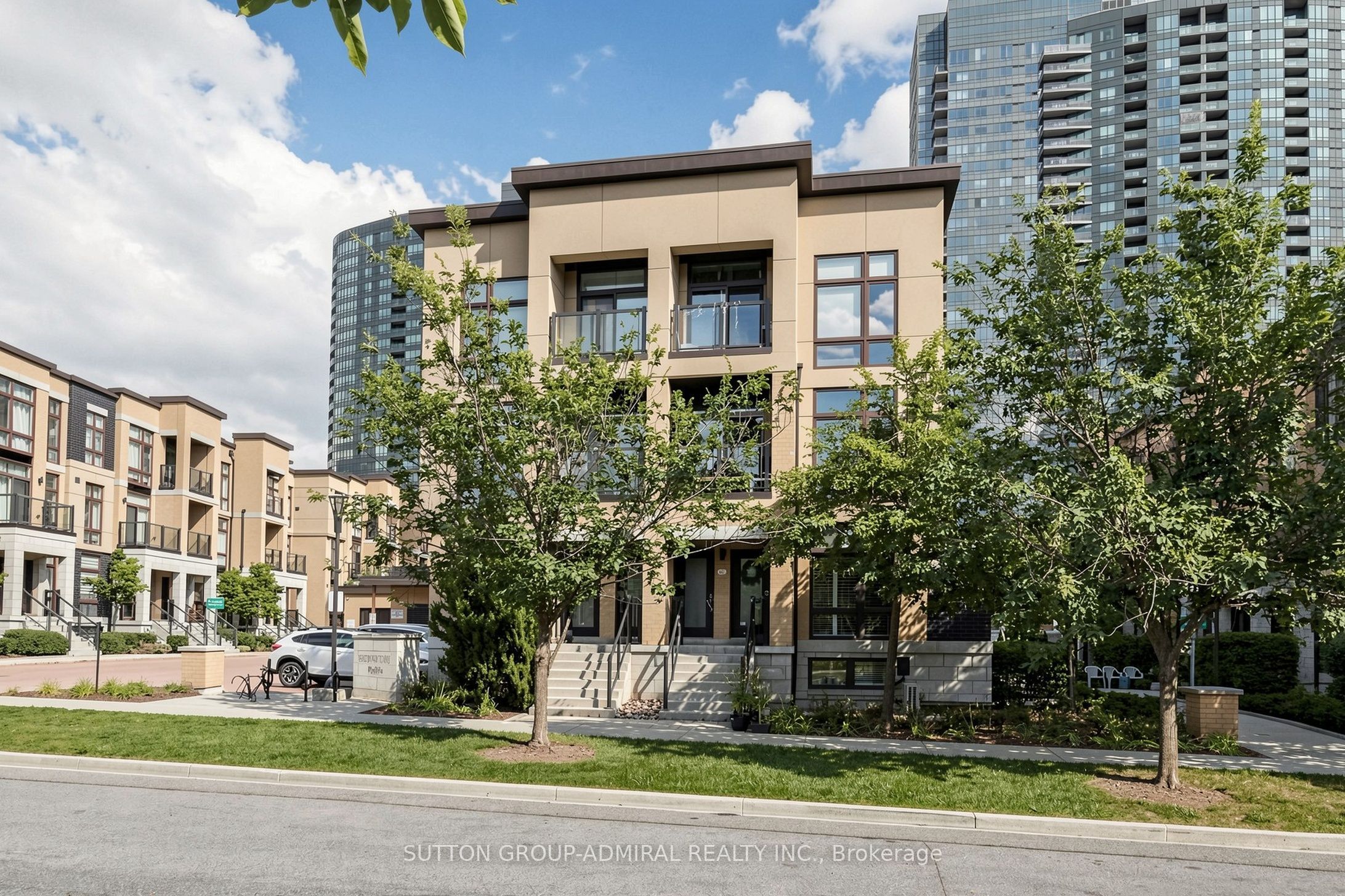 Unit 41 - 19 Eldora Avenue, North York 5