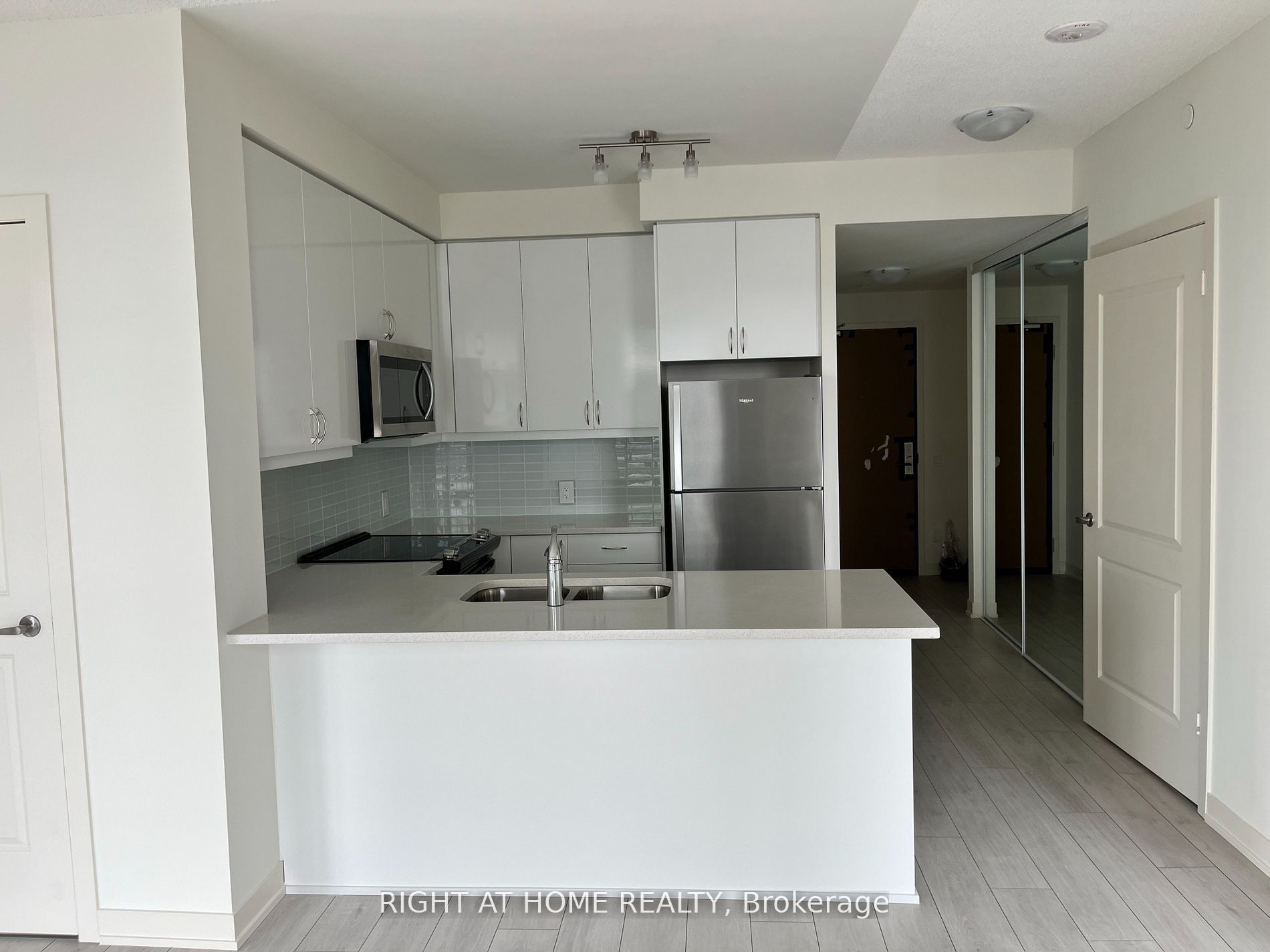 Unit 2906 - 4955 yonge Street, North York 4