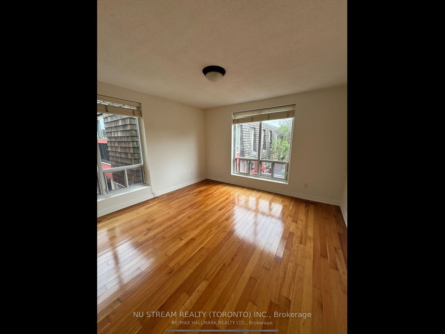 Unit Main - 4- 75 Upper Canada Drive, North York 4