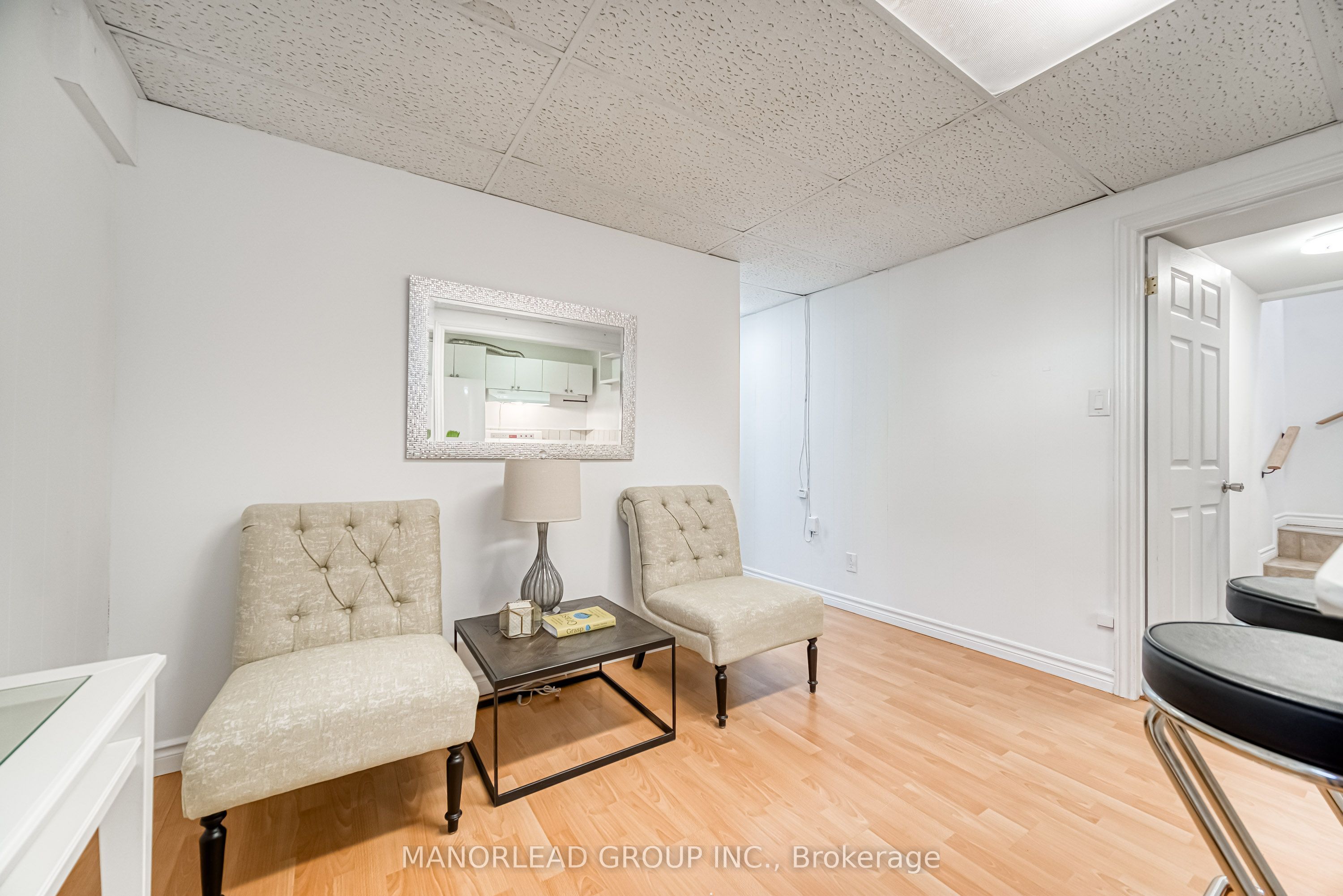 Unit Lower - 28 Kingslake Road, North York 5