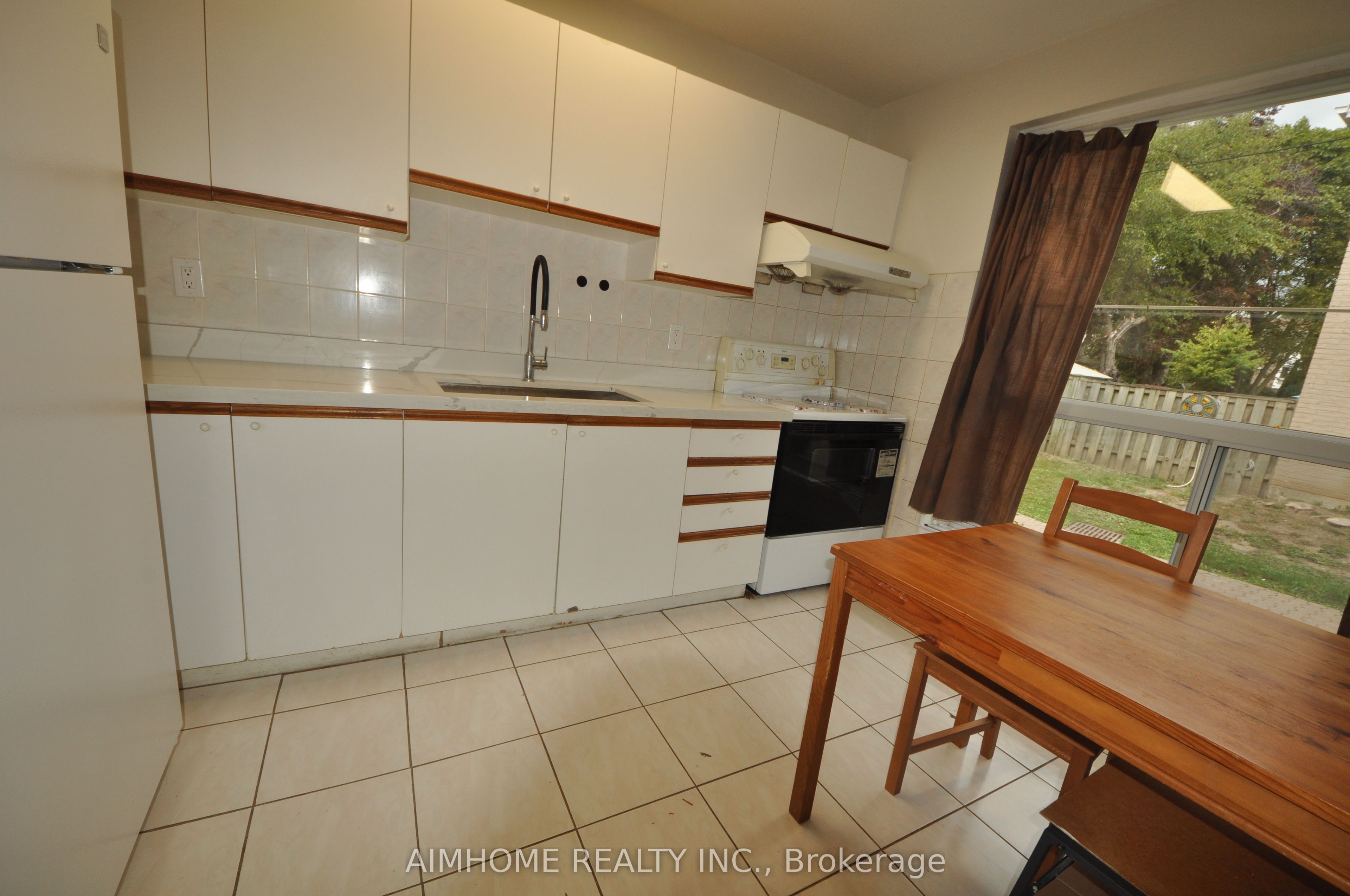 Unit 806 - 1 Liszt Gate, North York 4