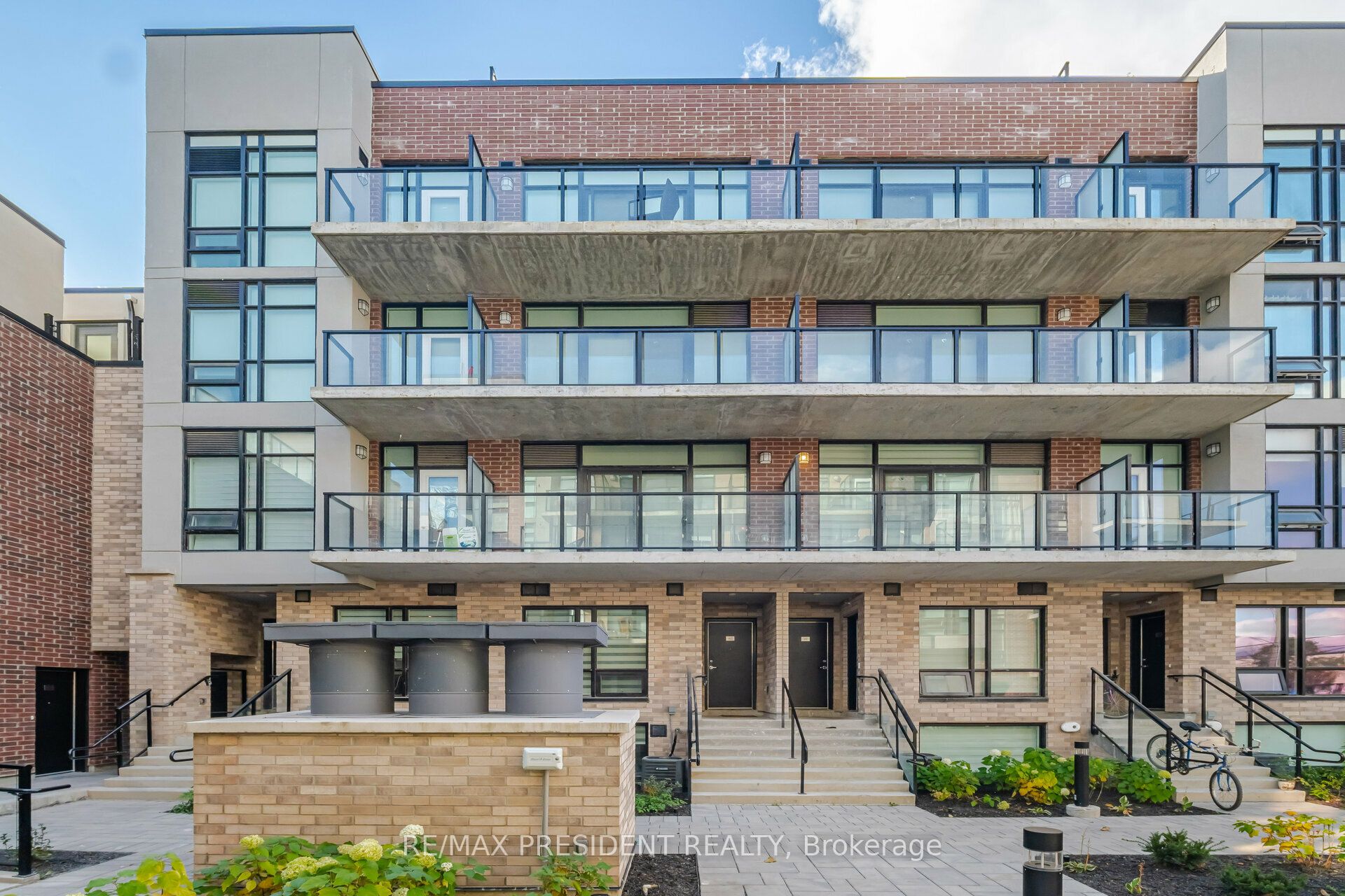 Unit 41 - 861 Sheppard Avenue W, North York 2