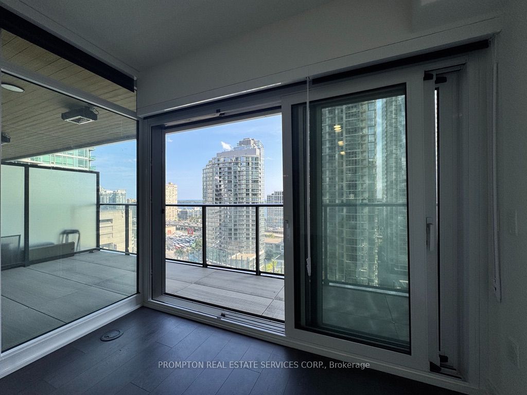 Unit 1709 - 1 Concord Cityplace Way, Toronto 4