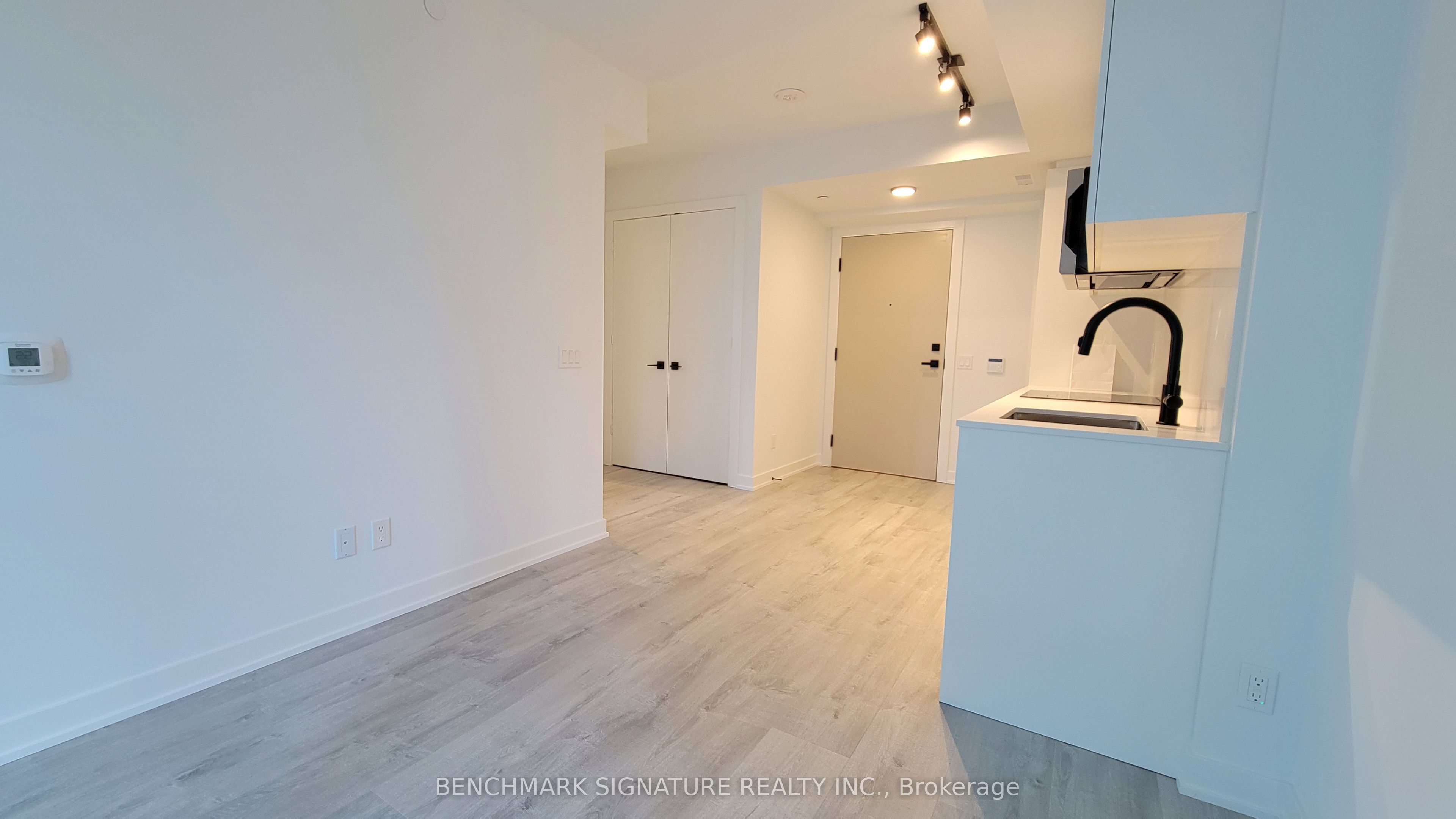 Unit 804 - 327 King Street, Toronto 5