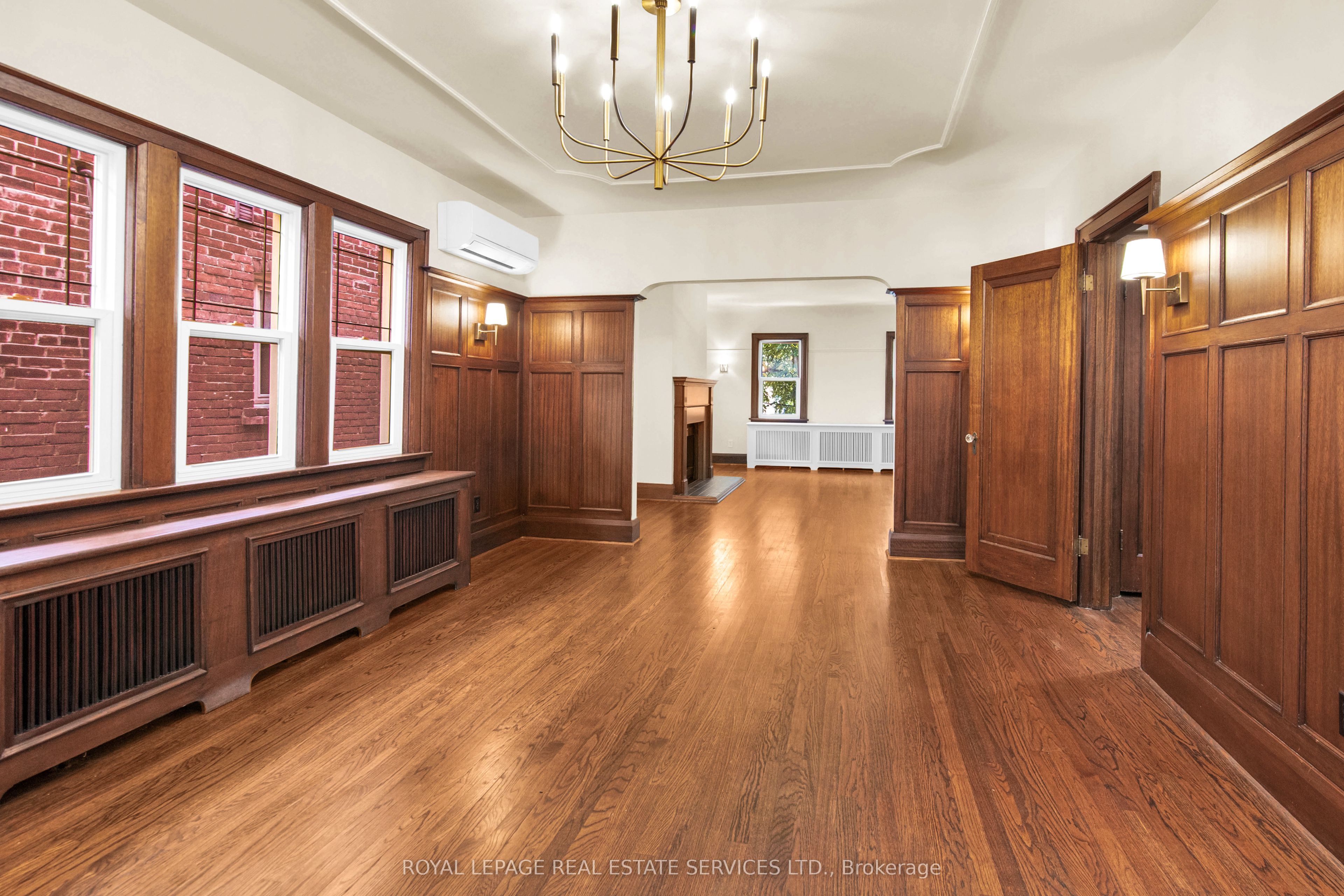 Unit 2nd Floor - 113 Chaplin Crescent, Toronto 3