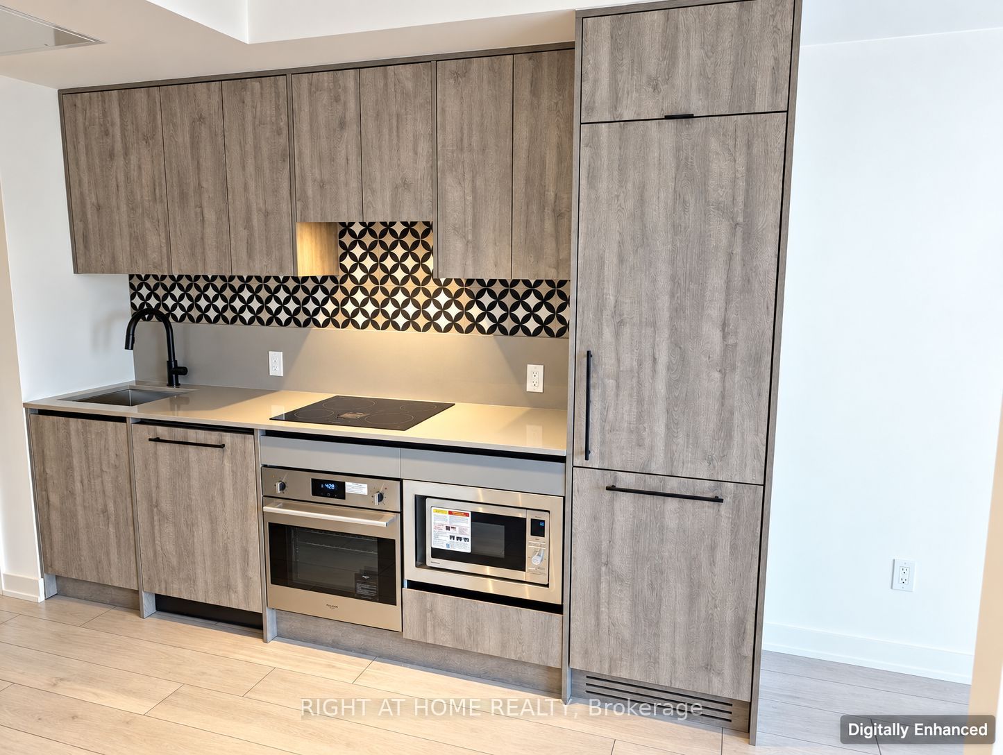 Unit 316 - 5 Lakeview Avenue, Toronto 3