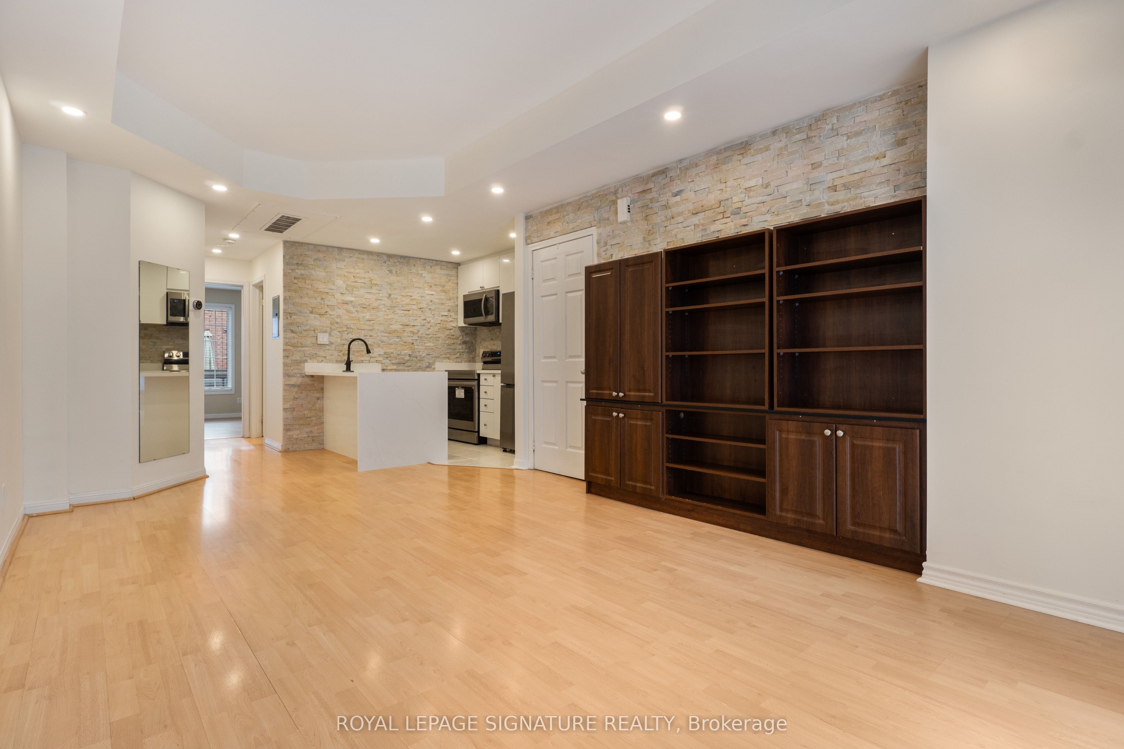 Unit 8 - 11 Niagara Street, Toronto 3