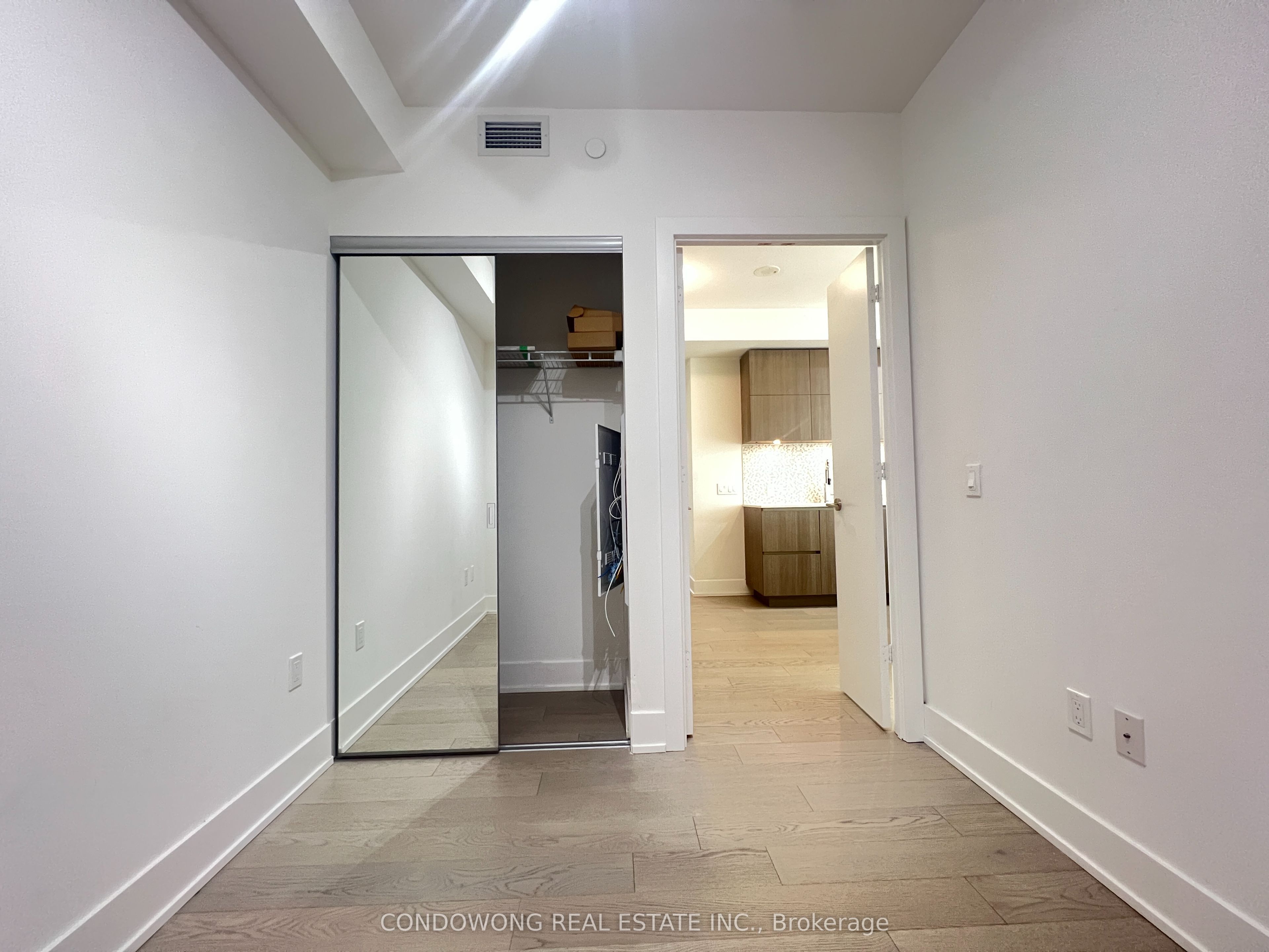 Unit 3801 - 1 Yorkville Avenue, Toronto 5