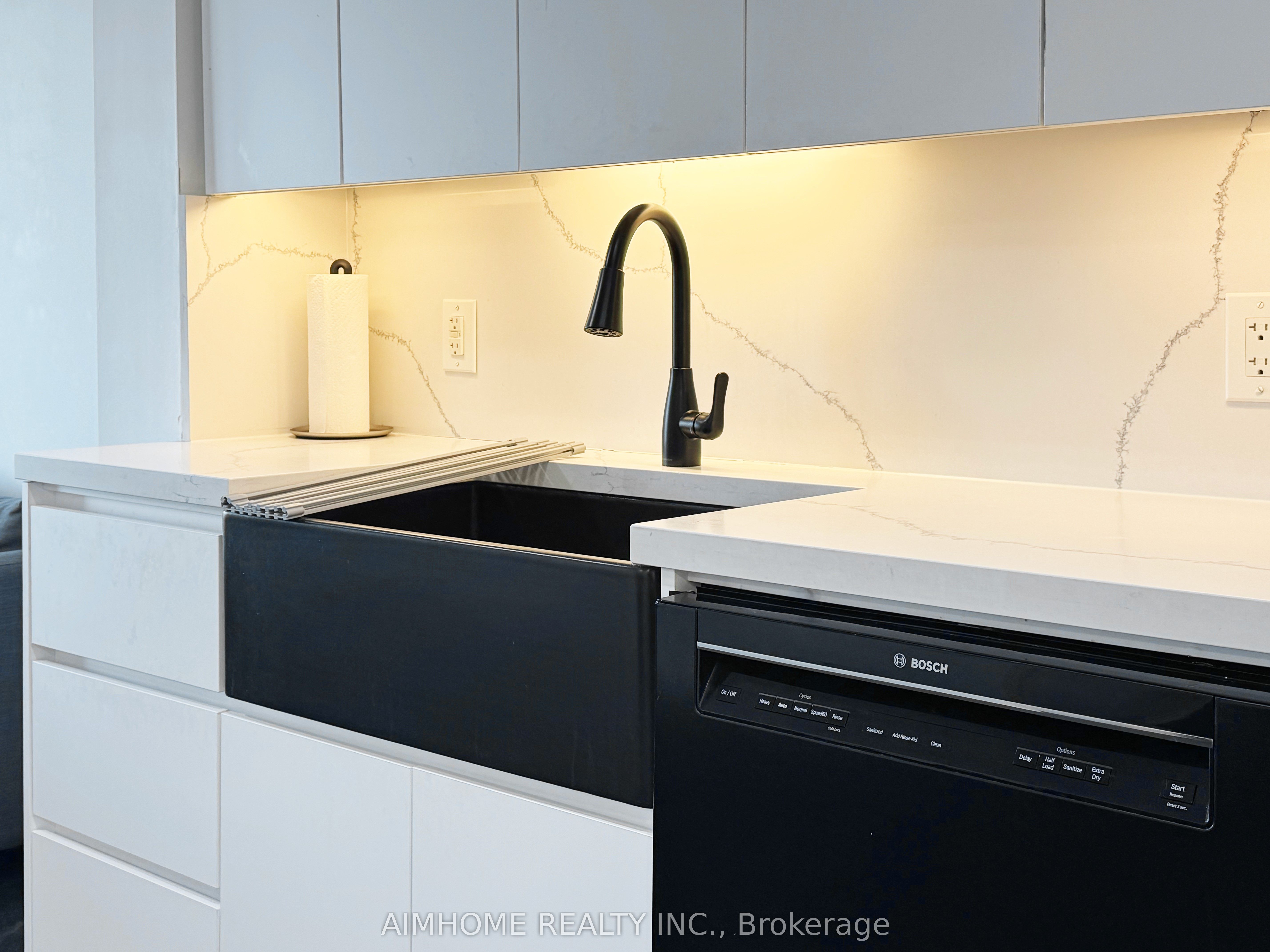 Unit 3210 - 33 Bay Street, Toronto 4