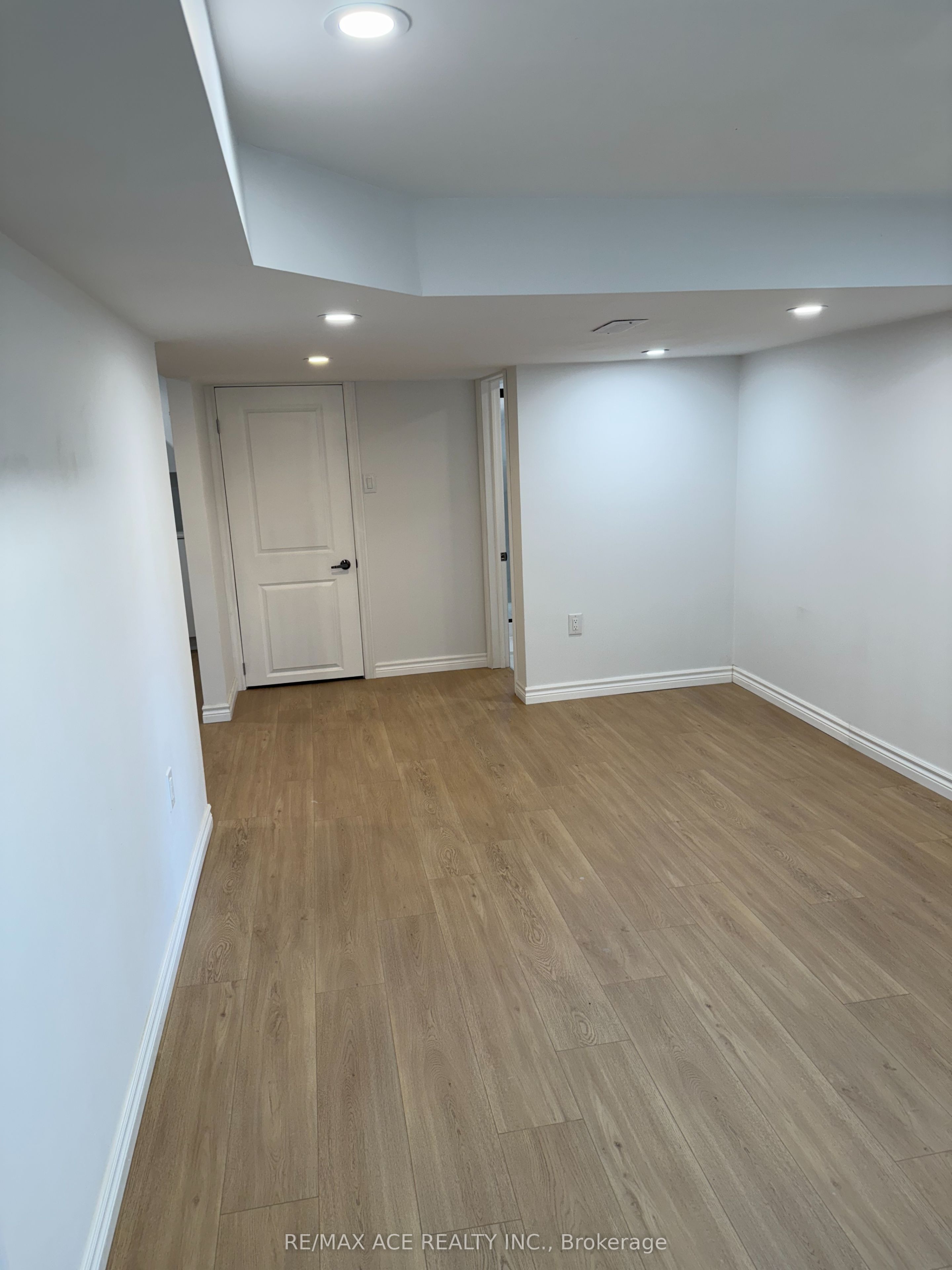 Unit Bsmt - 104 Rameau Drive, North York 5