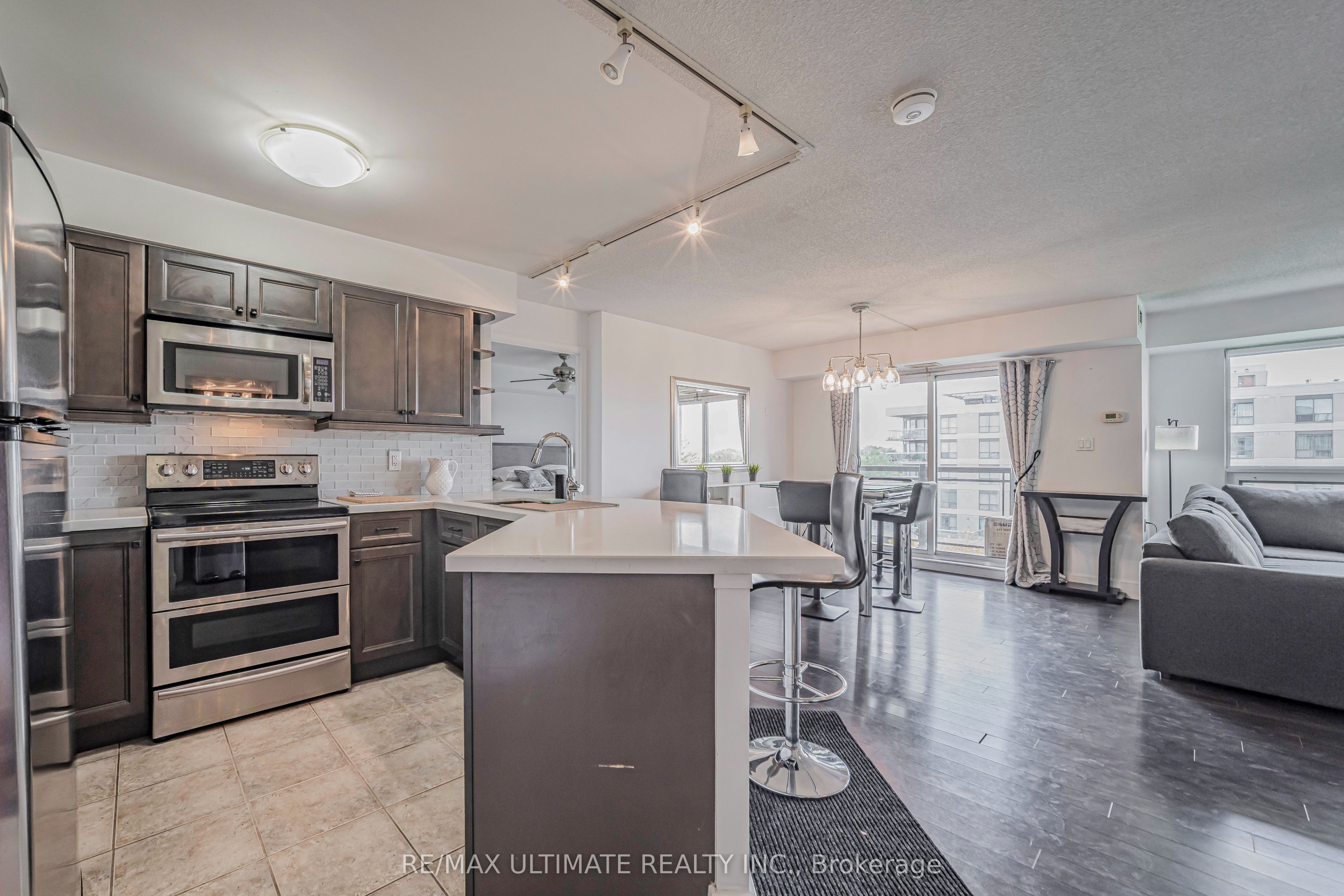Unit 513 - 872 SHEPPARD Avenue W, North York 4