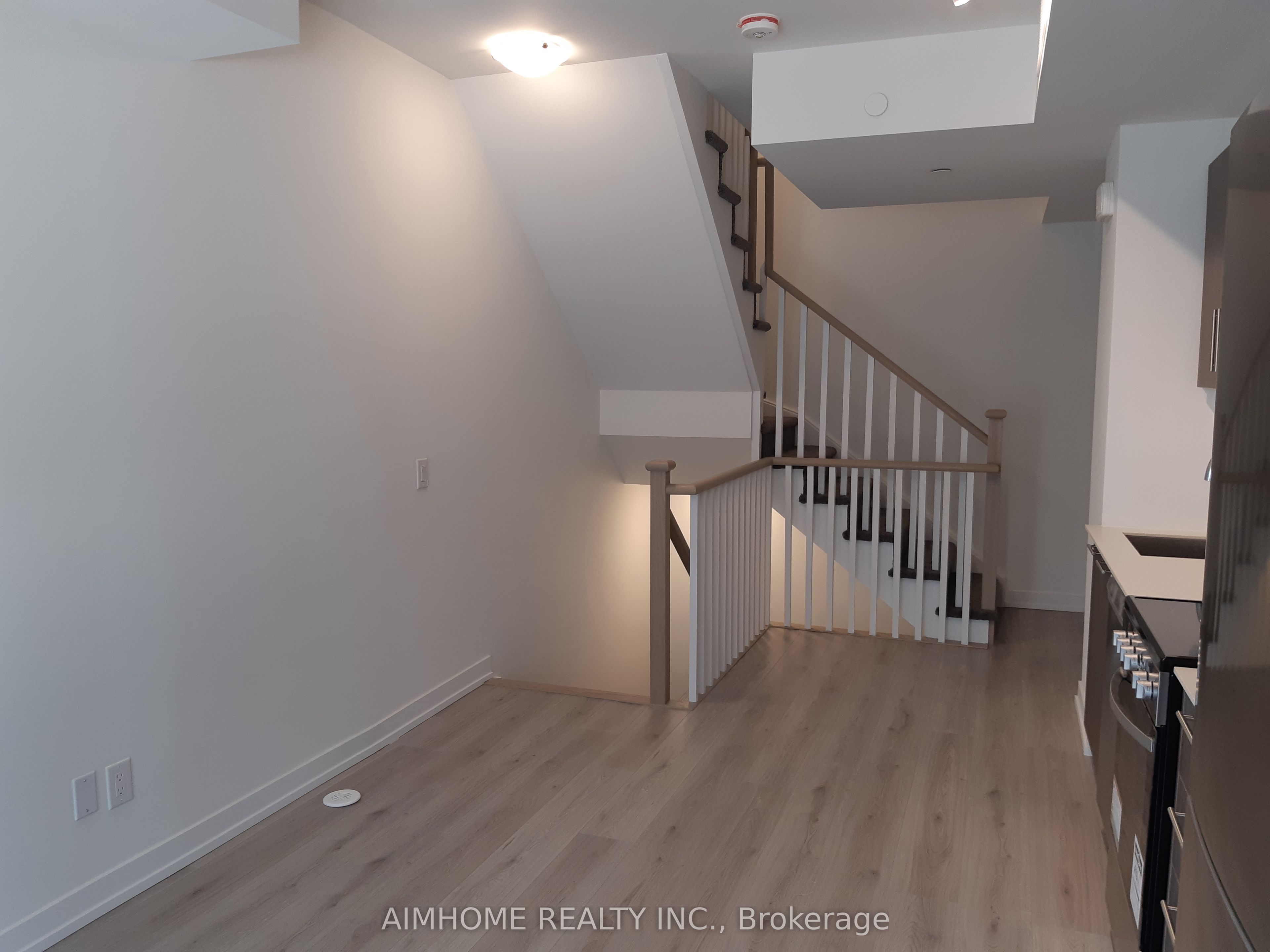 Unit 45 - 871 Sheppard Avenue W, North York 5
