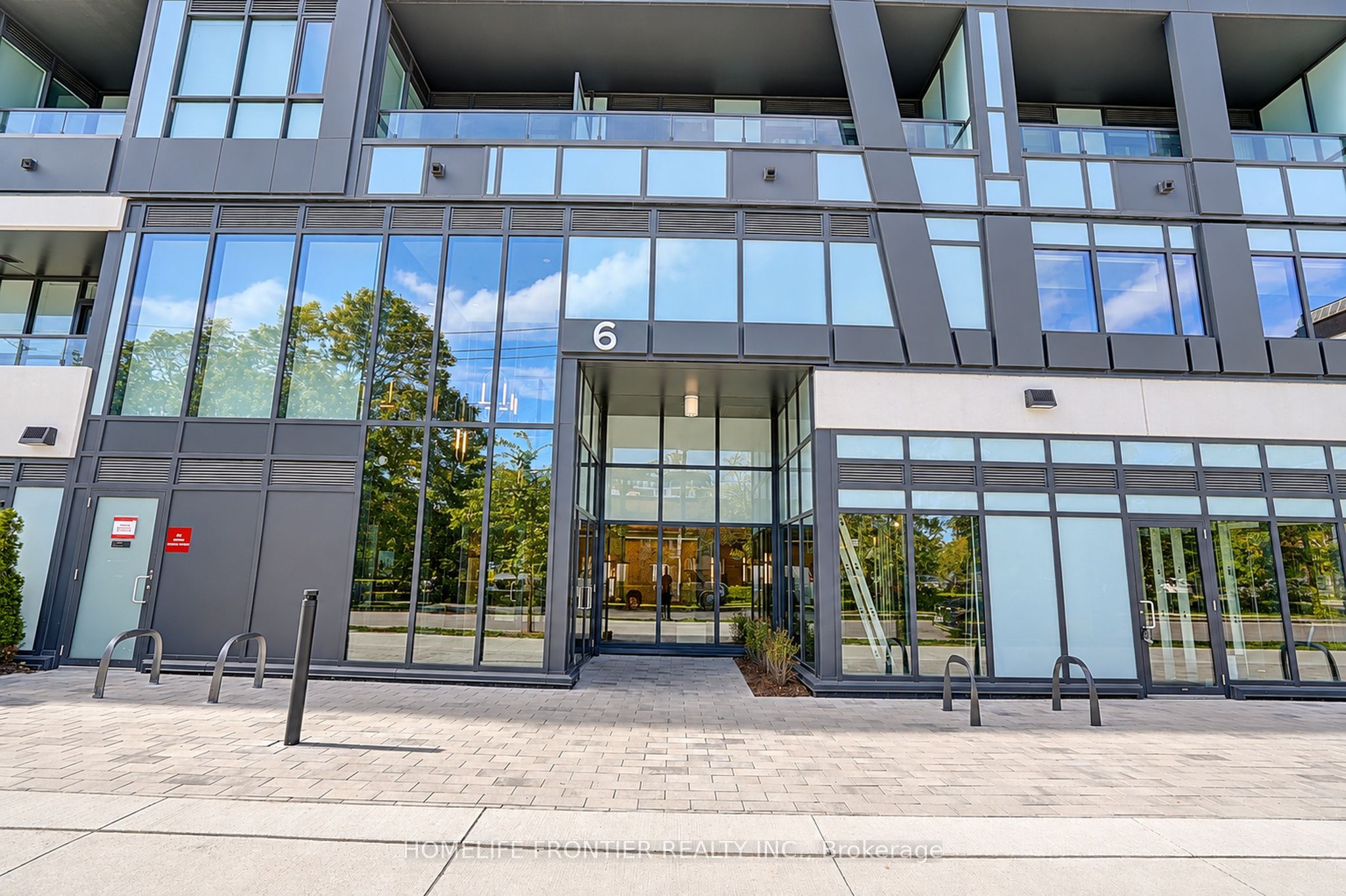Unit 808 - 6 Greenbriar Road E, North York 2