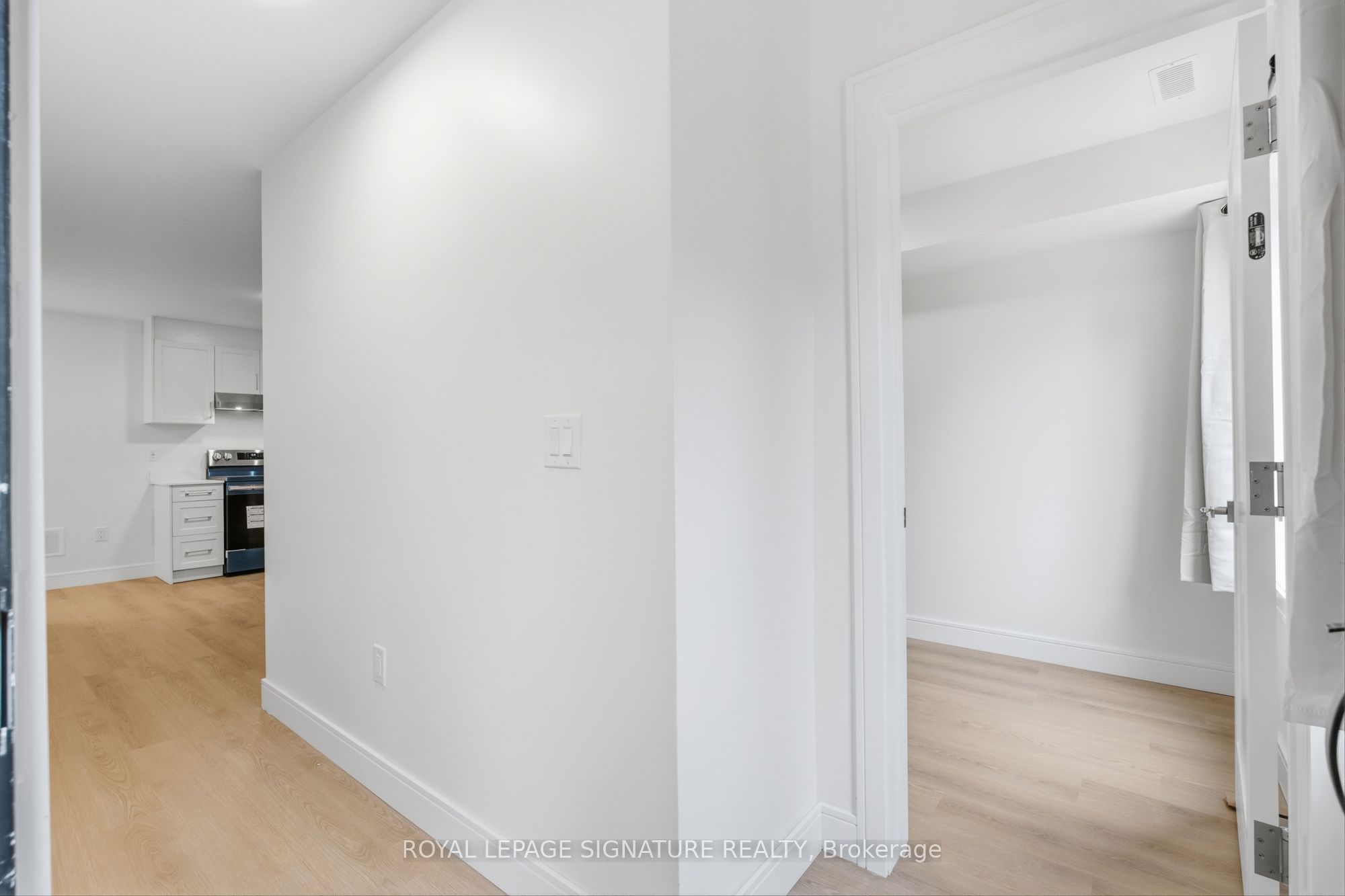 Unit 1A - 53 Bishop Avenue, North York 4