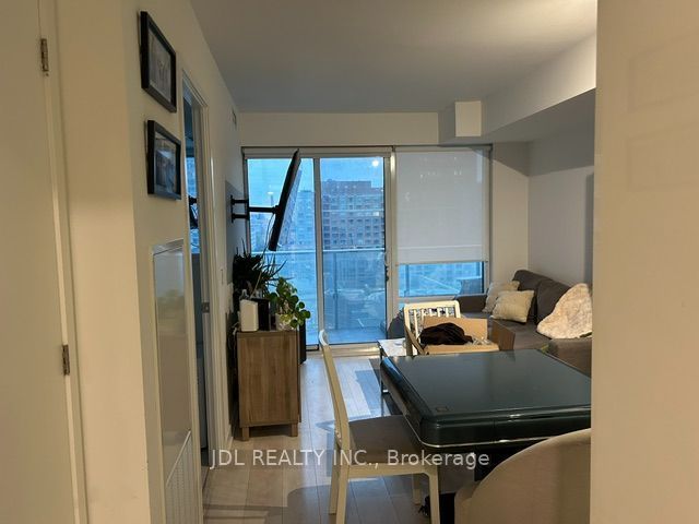 Unit 1013 - 501 Yonge Street, Toronto 3