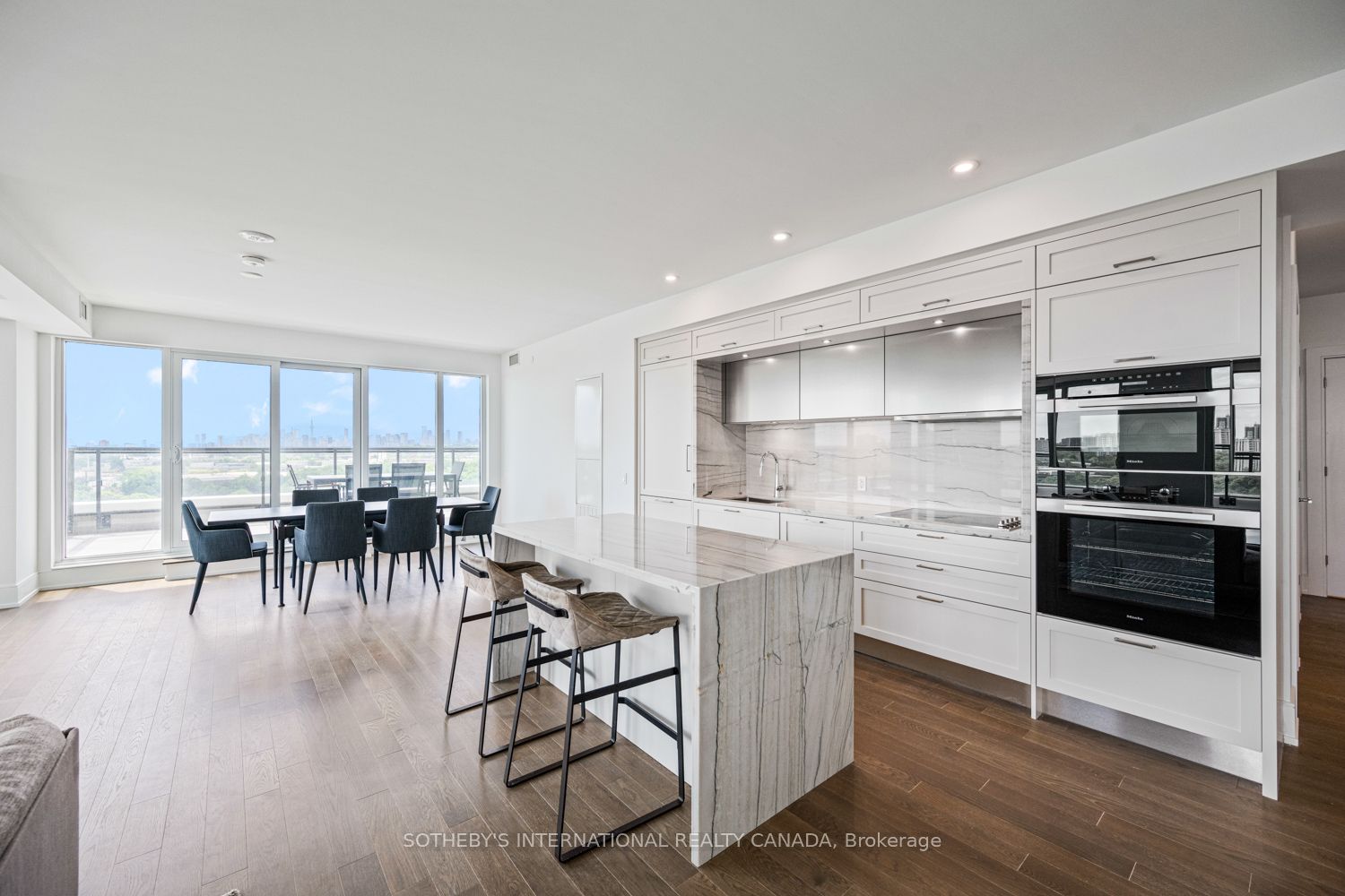 Unit 1109 - 30 Inn on the Park Drive, North York 5