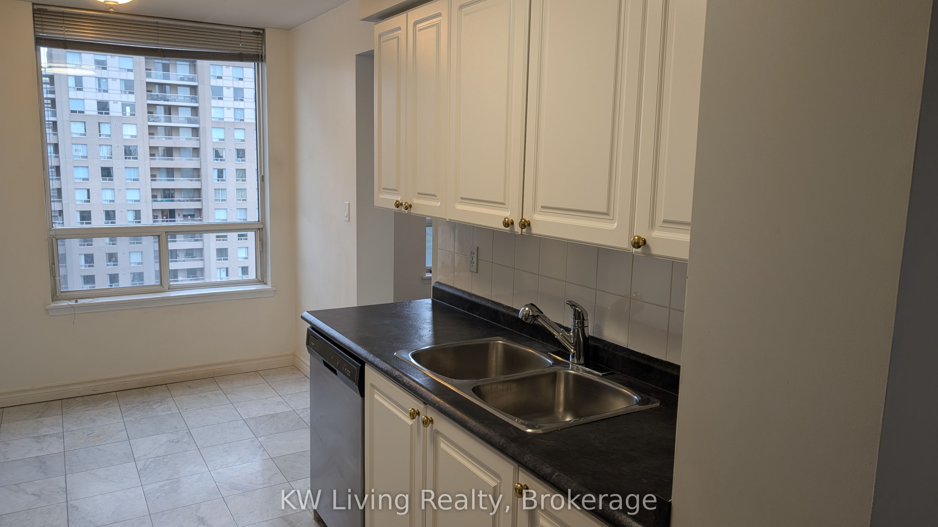 Unit 2002 - 18 Hillcrest Avenue, North York 3