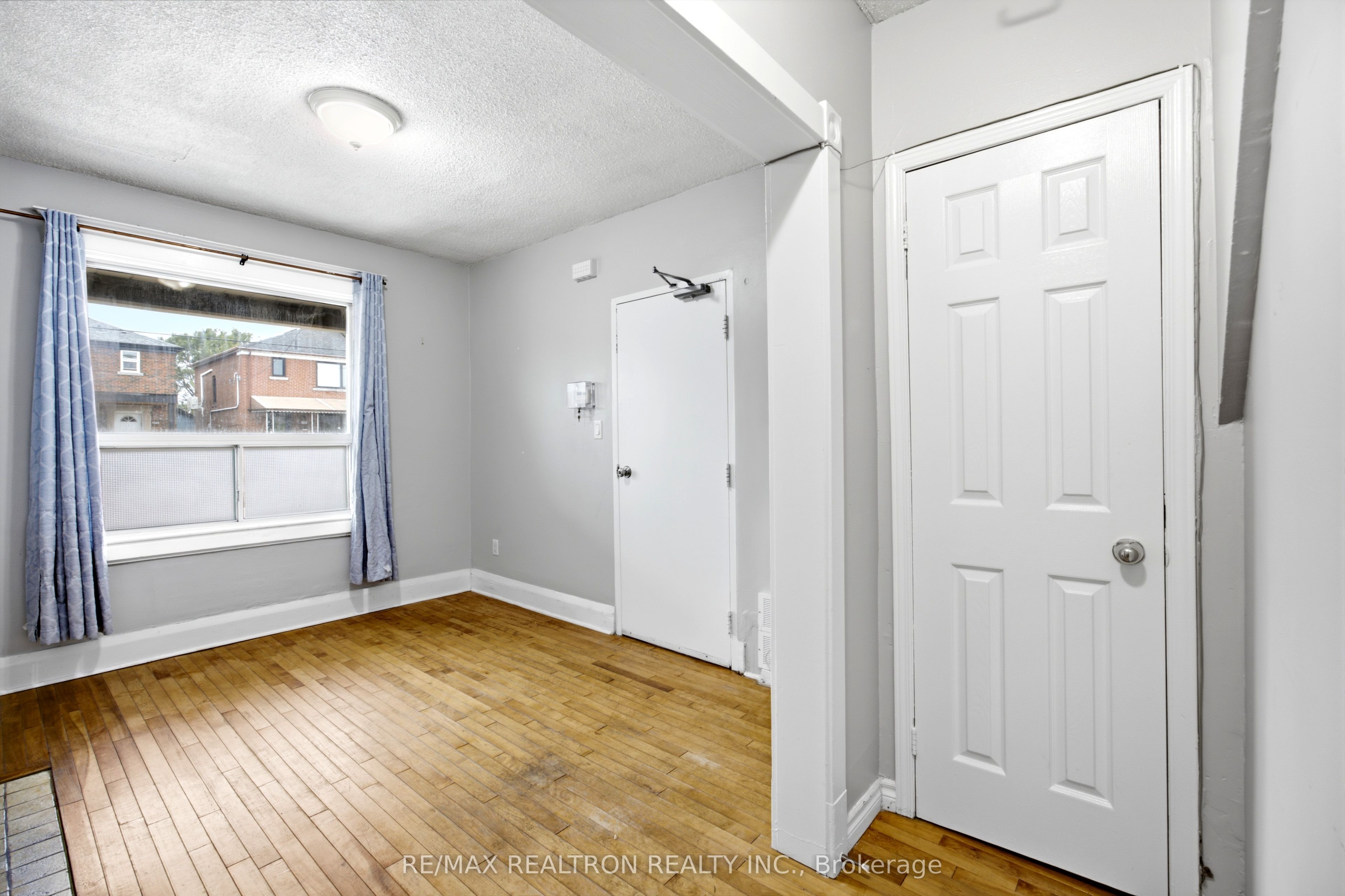 Unit 2 - 285 Oakwood Avenue, Toronto 4