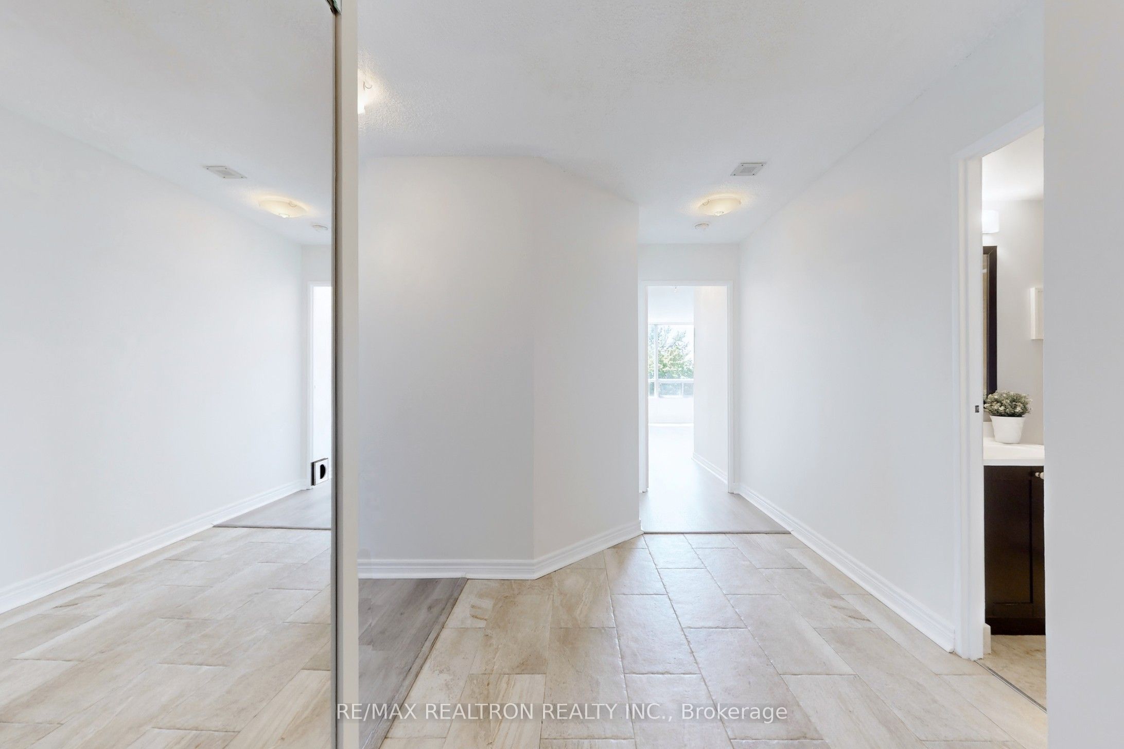 Unit 407 - 1131 Steeles Avenue W, North York 4