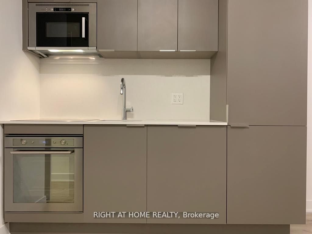 Unit 1416W - 27 Bathurst Street, Toronto 5