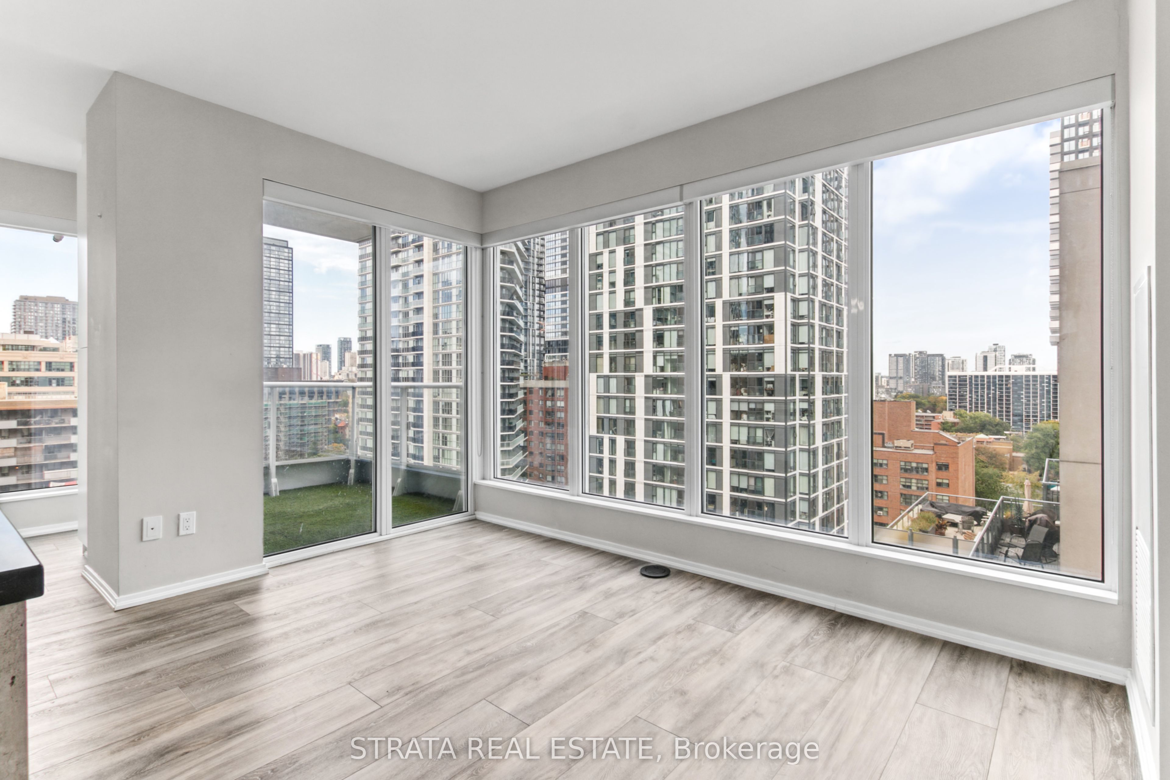 Unit 1610 - 68 Shuter Street, Toronto 4