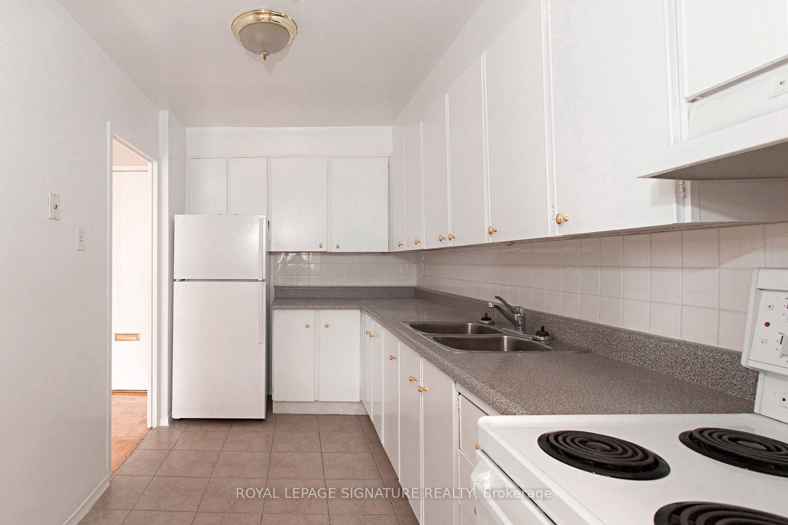 Unit 601 - 525 Eglinton Avenue E, Toronto 3