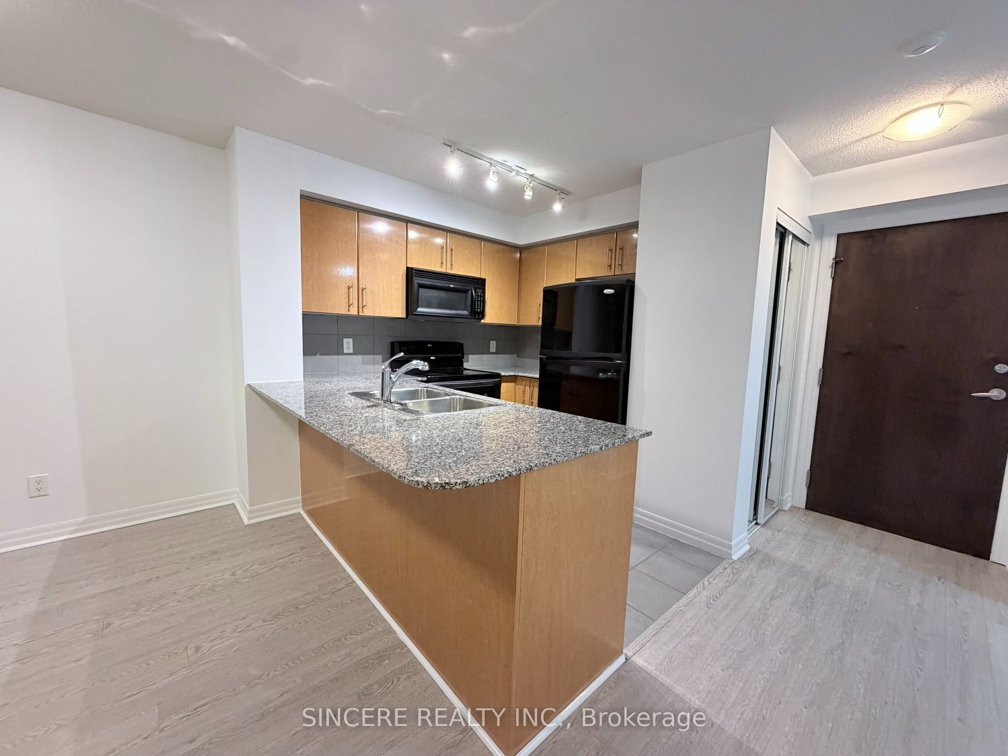 Unit 708 - 16 Yonge Street, Toronto 3