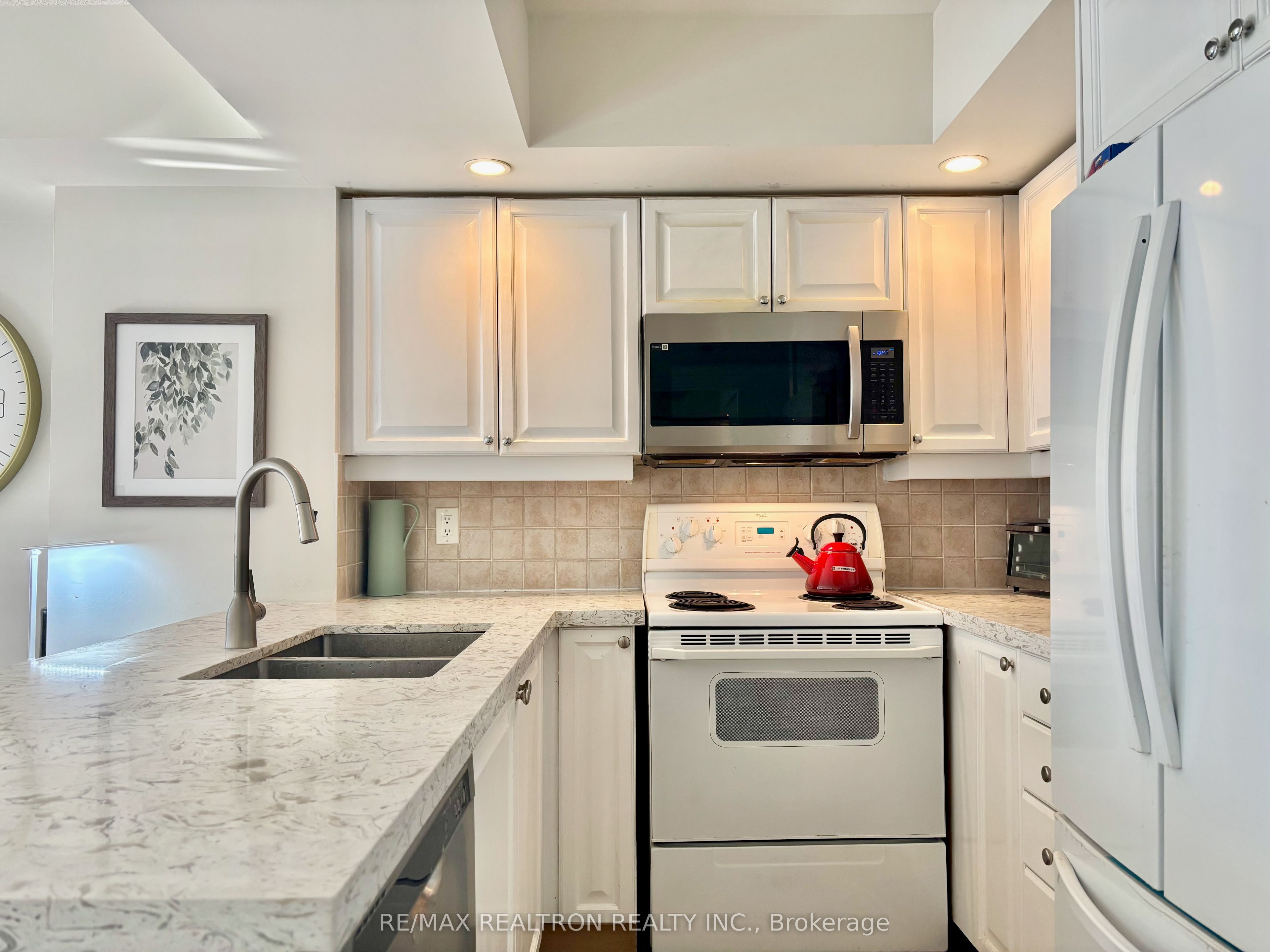 Unit 2316 - 15 Northtown Way, North York 5