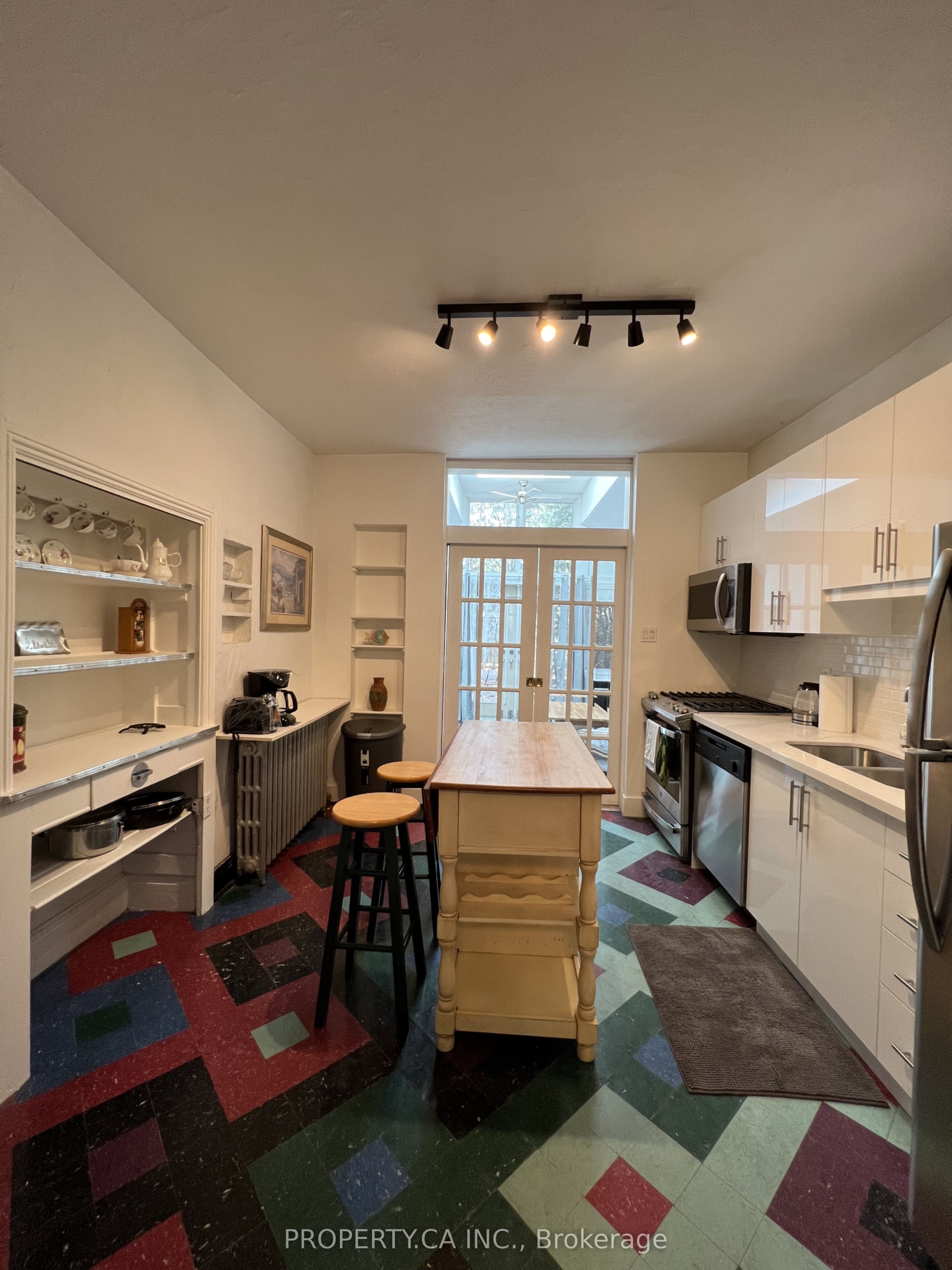 29 Lippincott Street, Toronto 5