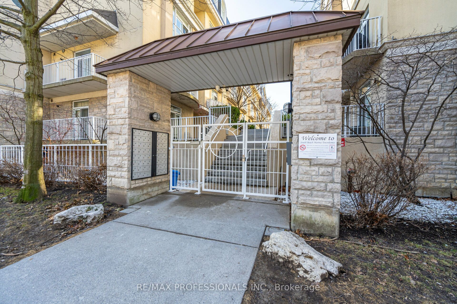 Unit 362 - 32 Stadium Road, Toronto 3