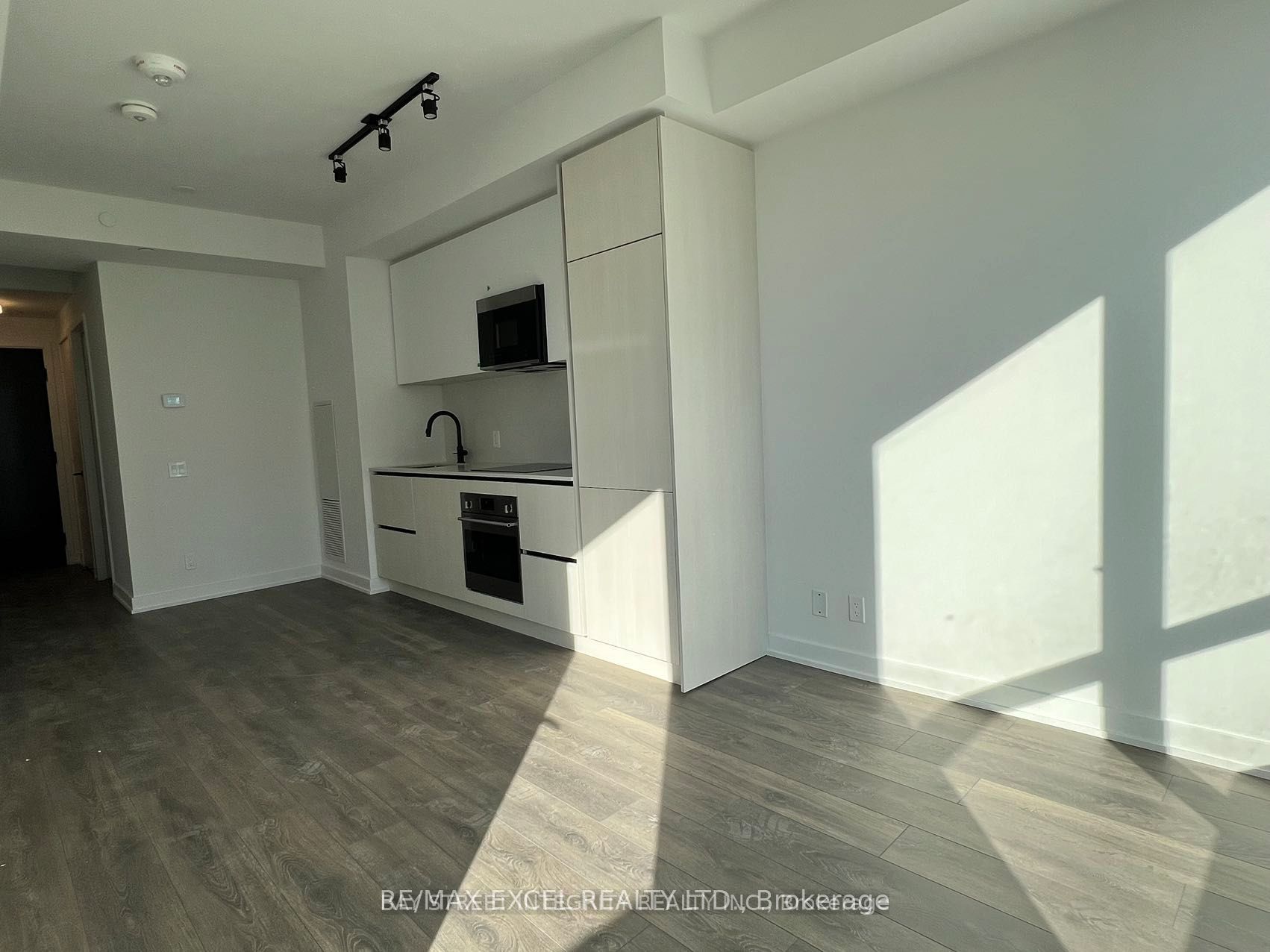 Unit 2708 - 108 Peter Street, Toronto 4