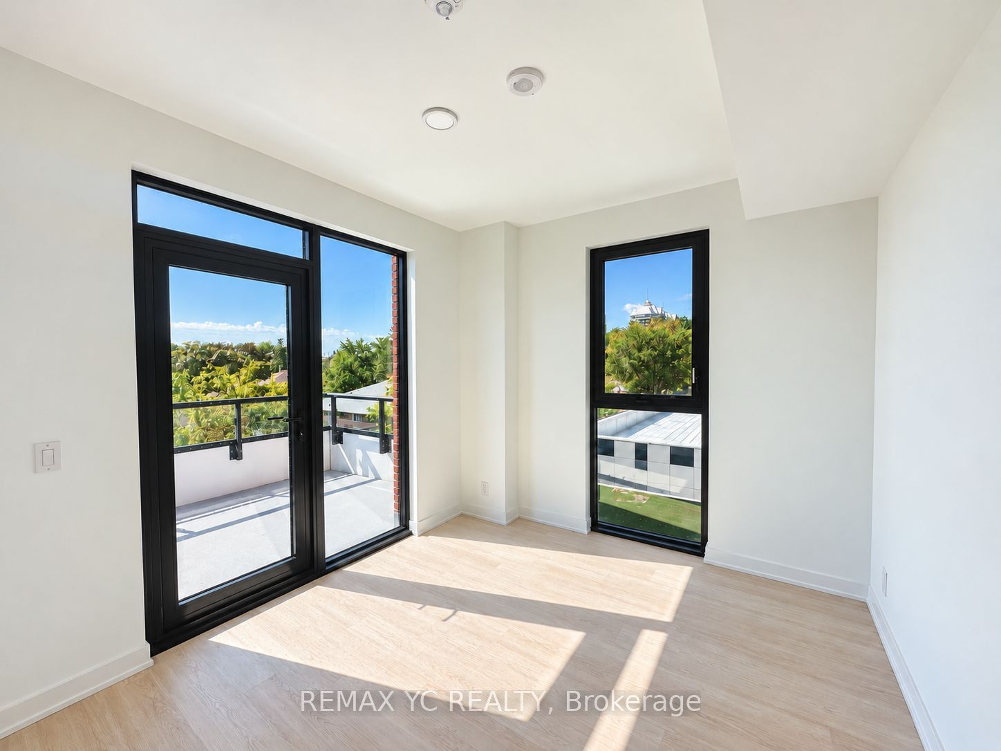 Unit 308 - 699 Sheppard Avenue E, North York 5